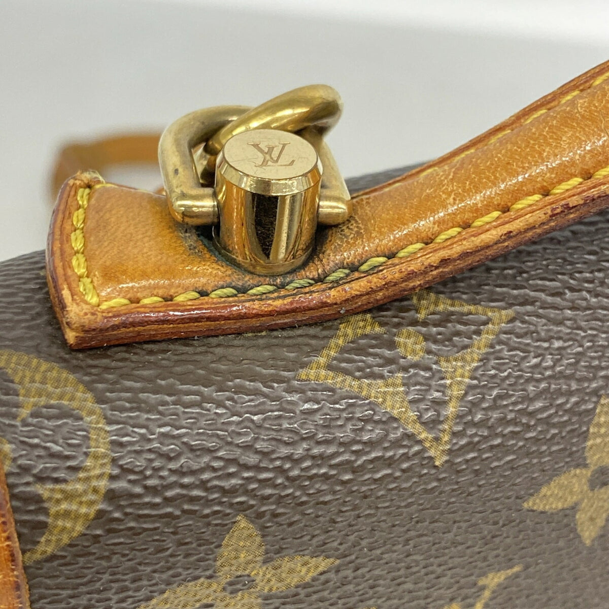 Louis Vuitton Brown Handbag (Pre-Owned)