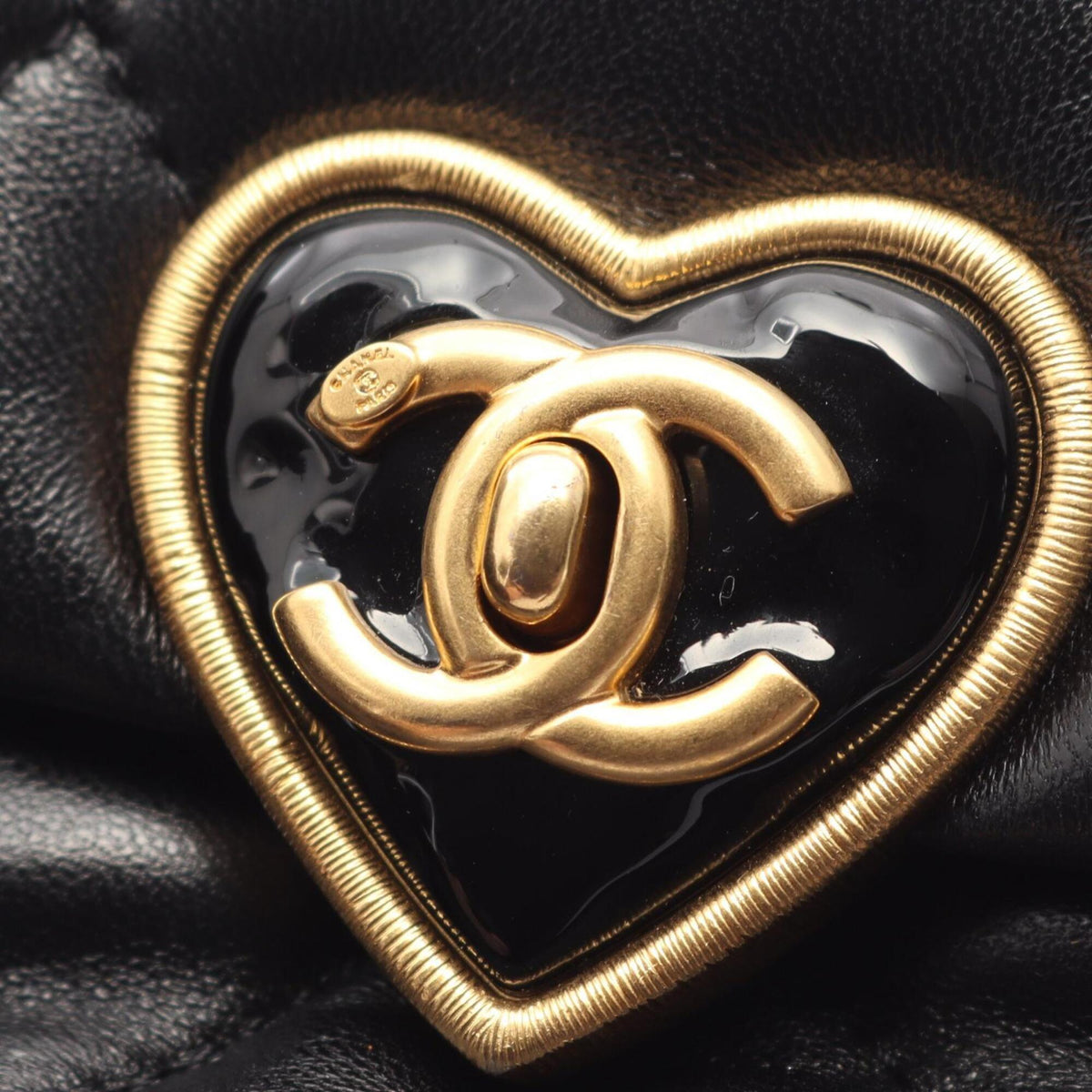 Chanel Black Leather Handbag Shoulder Bag (Pre-Owned)