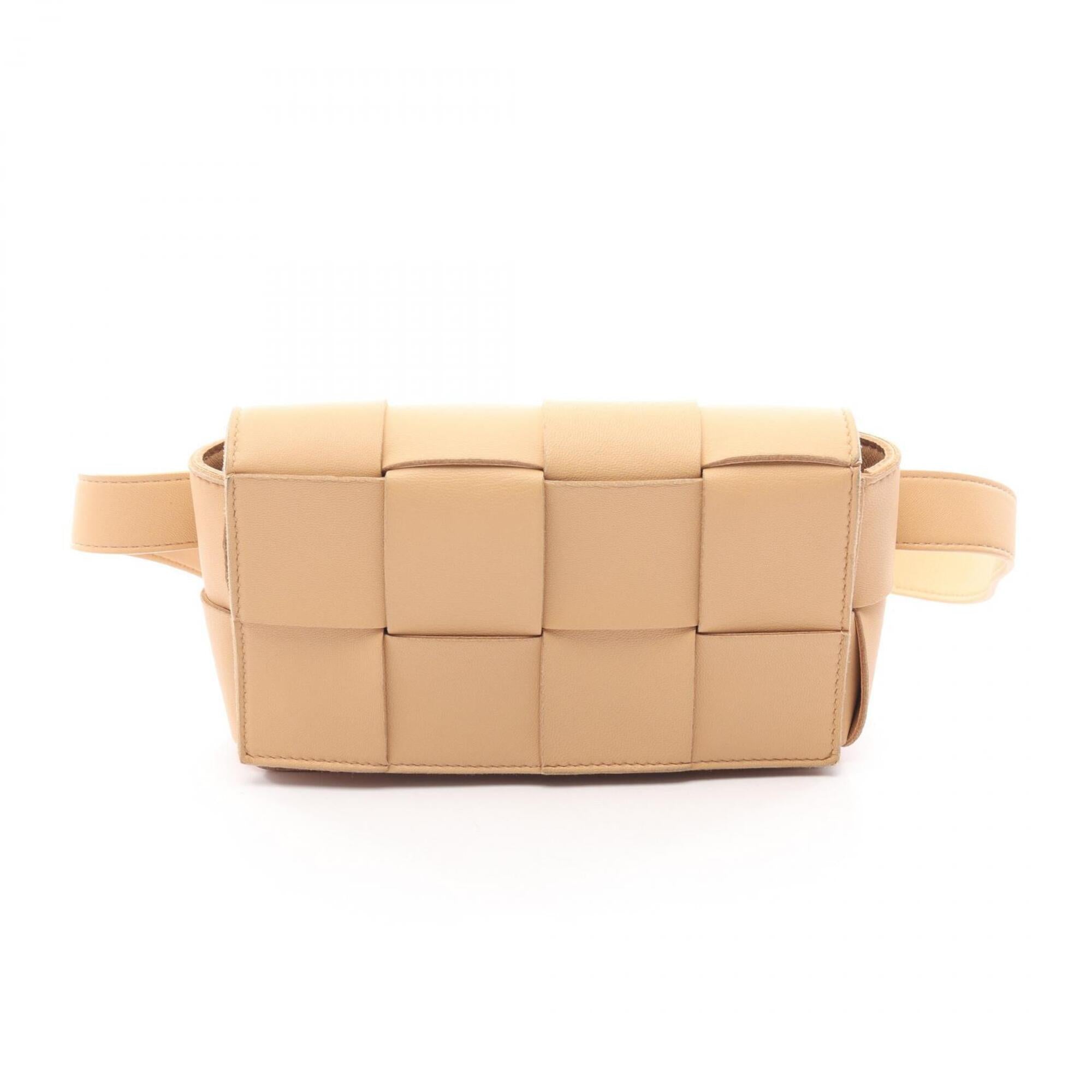 Bottega Veneta Beige Leather Fanny Pack Handbag (Pre-Owned)