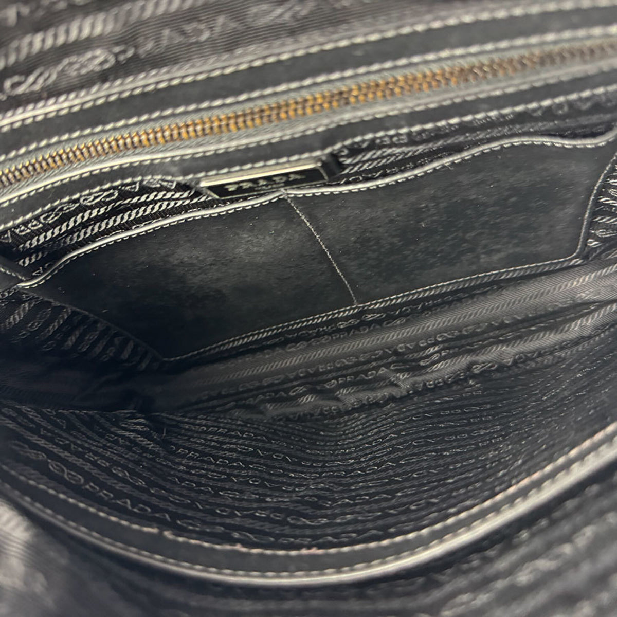 Prada Black Leather Shoulder Bag (Pre-Owned)