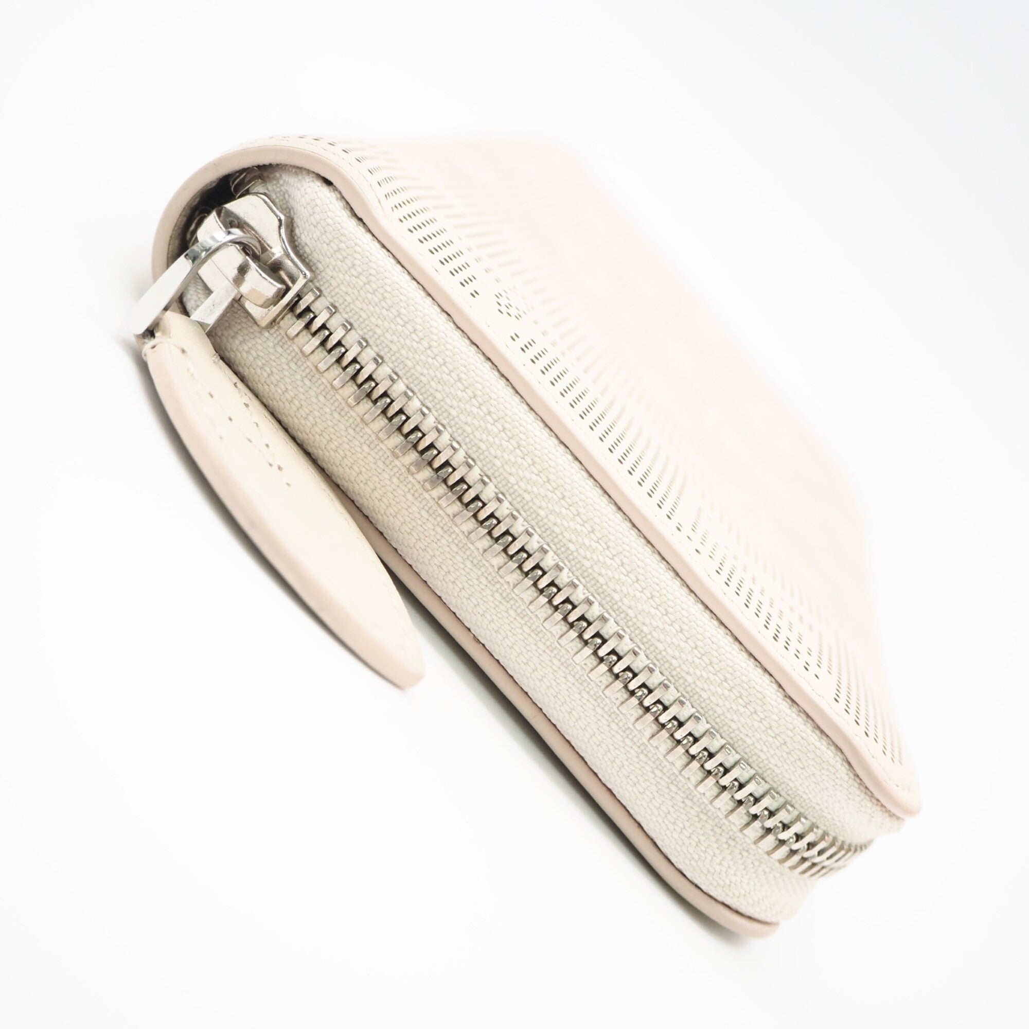Louis Vuitton Beige Green Mahina Leather Long Wallet (Bi-Fold) (Pre-Owned)