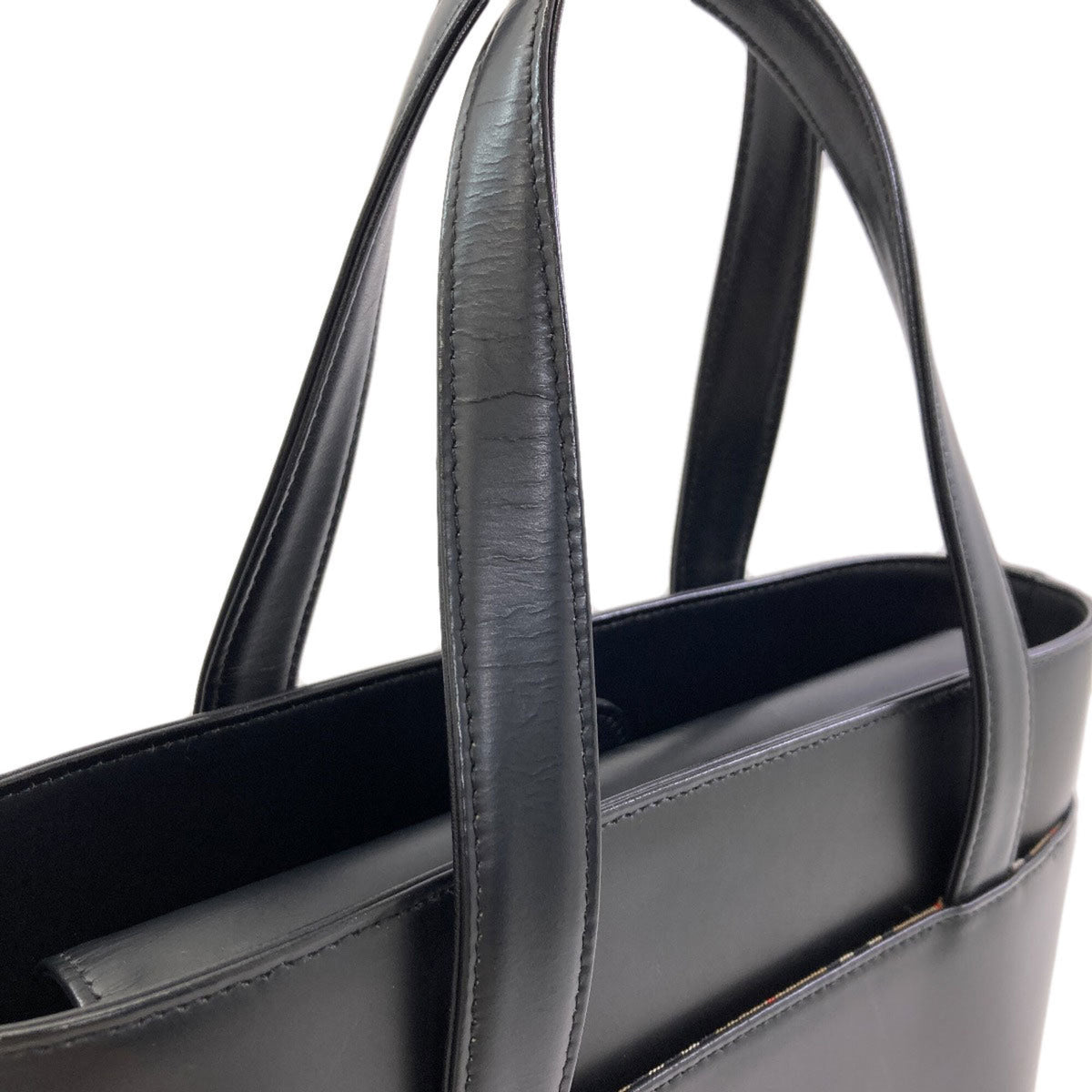 Burberry Black Leather Handbag (Pre-Owned)