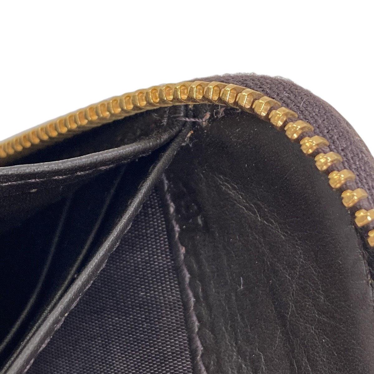 Miu Miu Black Leather Long Wallet (Bi-Fold) (Pre-Owned)