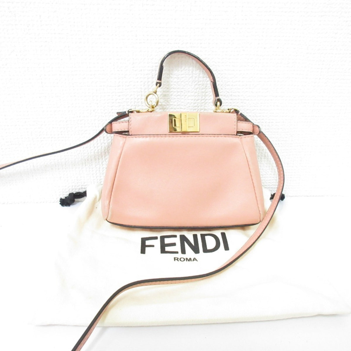Fendi Pink Shoulder Bag (Pre-Owned)