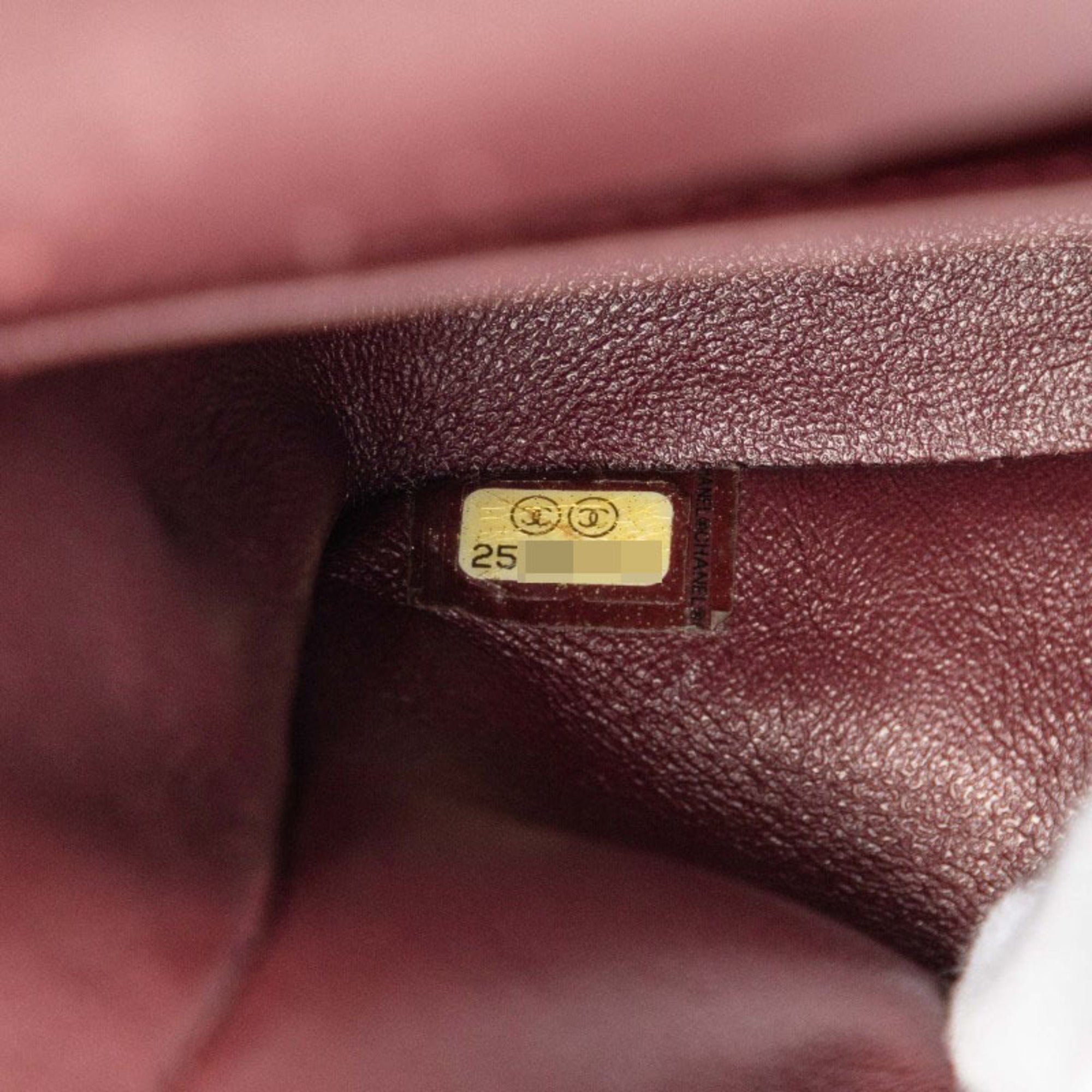 Chanel Black Grained Calfskin Shoulder Bag (Pre-Owned)