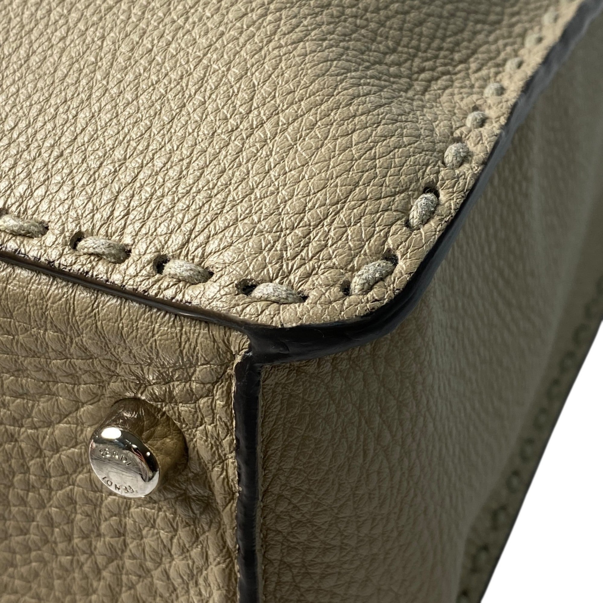 Fendi Beige Leather Shoulder Bag Tote Bag (Pre-Owned)
