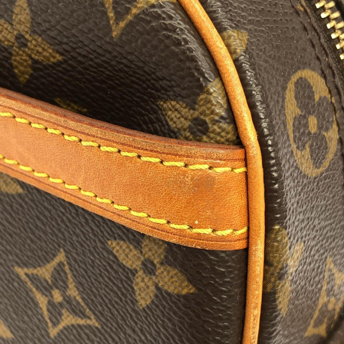 Louis Vuitton Marron Coated Canvas Shoulder Bag (Pre-Owned)