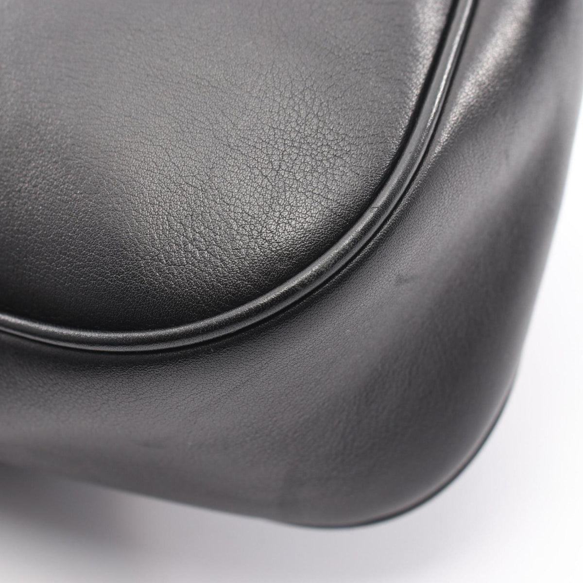 Salvatore Ferragamo Black Leather Handbag Shoulder Bag (Pre-Owned)