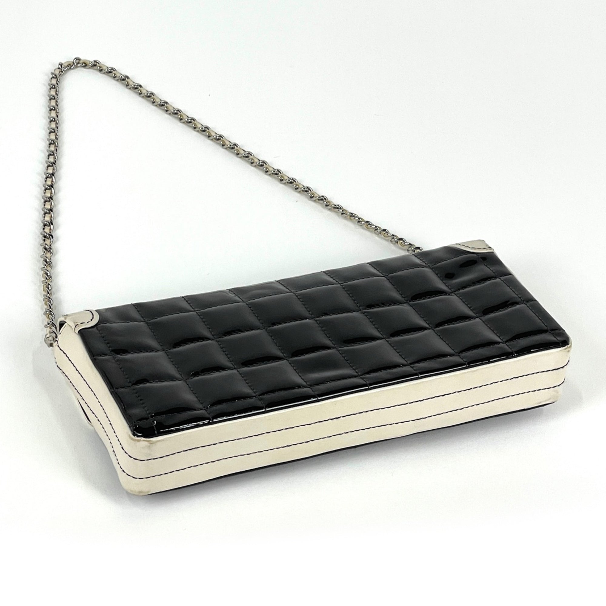 Chanel Black White Patent Leather Shoulder Bag (Pre-Owned)
