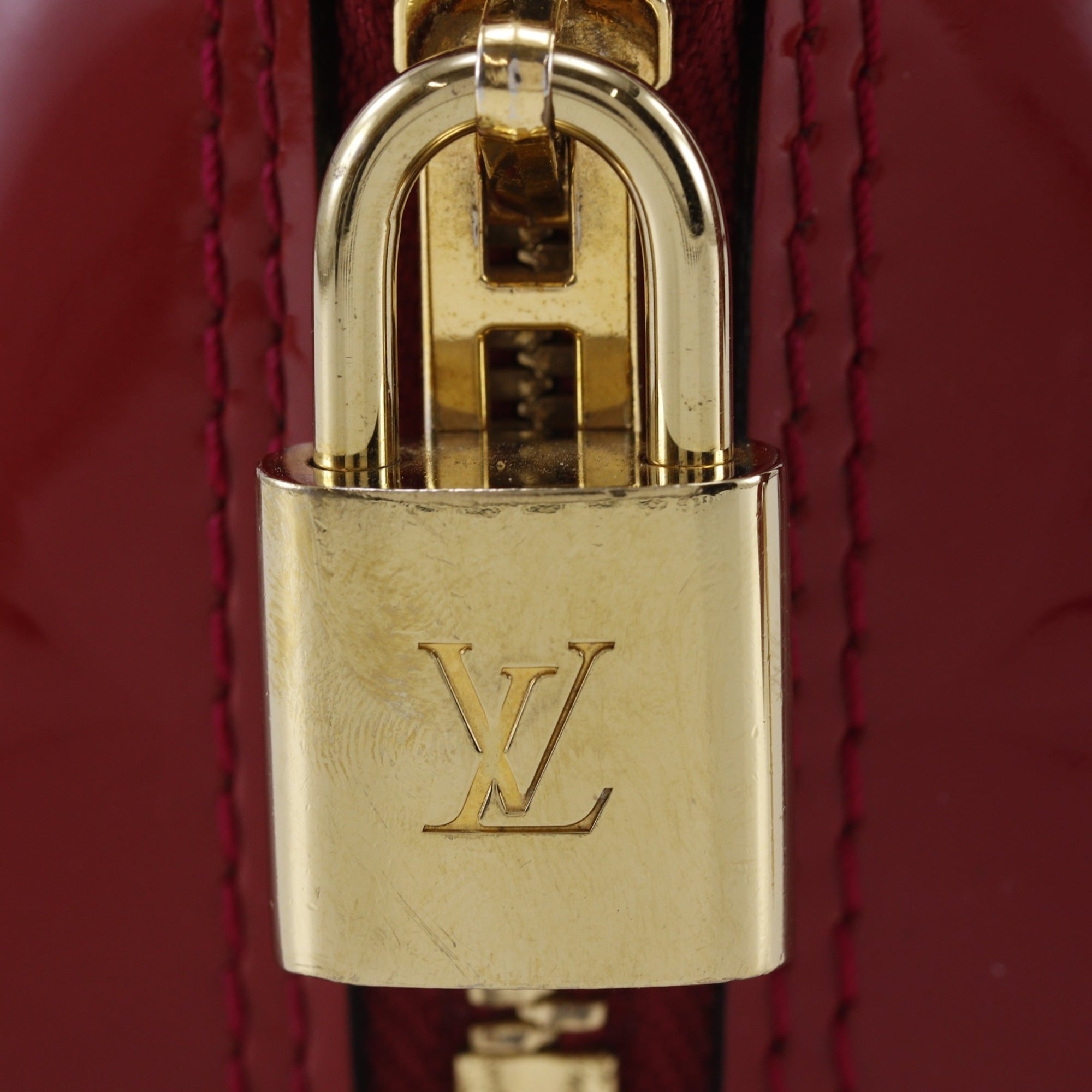 Louis Vuitton Pomme D'amour Red Color Monogram Vernis Handbag (Pre-Owned)
