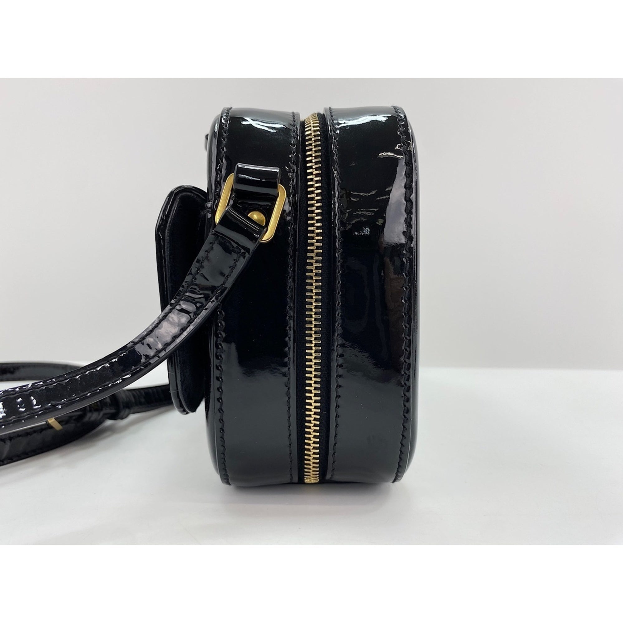 Yves Saint Laurent Black Shoulder Bag (Pre-Owned)