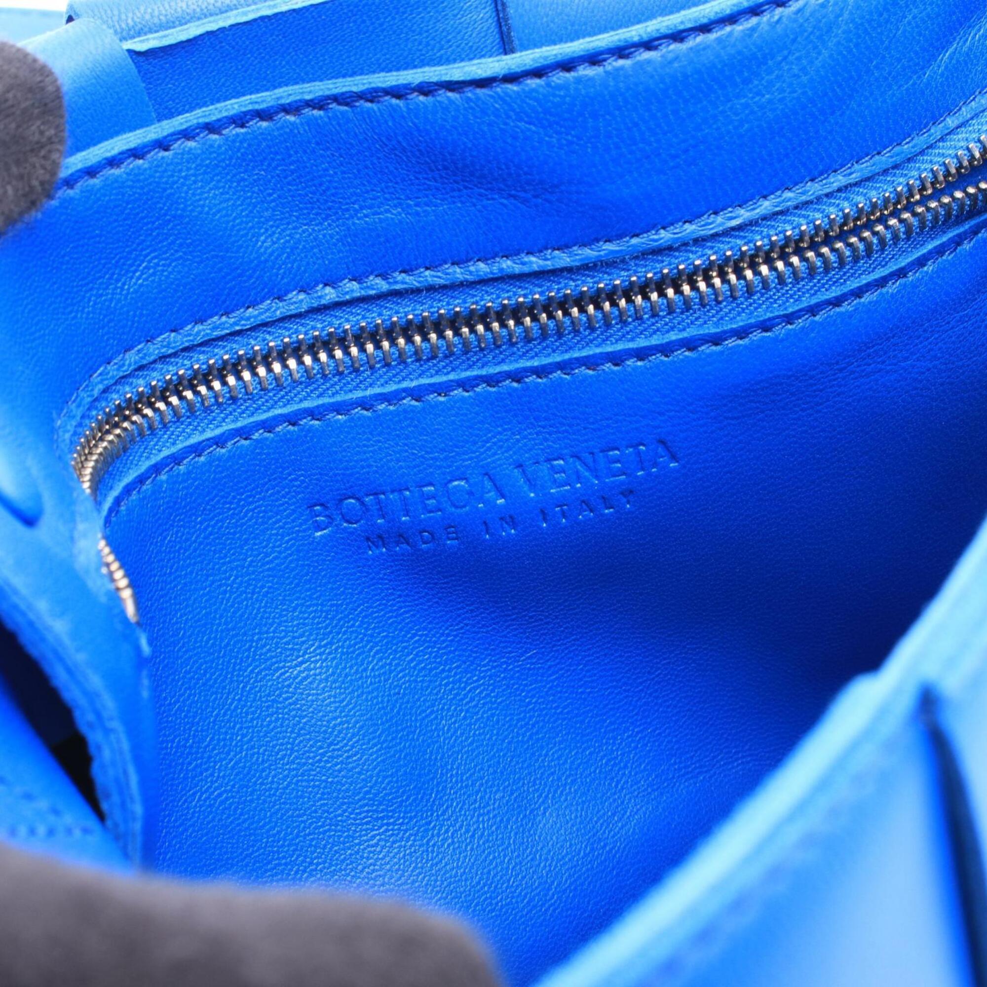 Bottega Veneta Blue Leather Shoulder Bag Sling Bag (Pre-Owned)