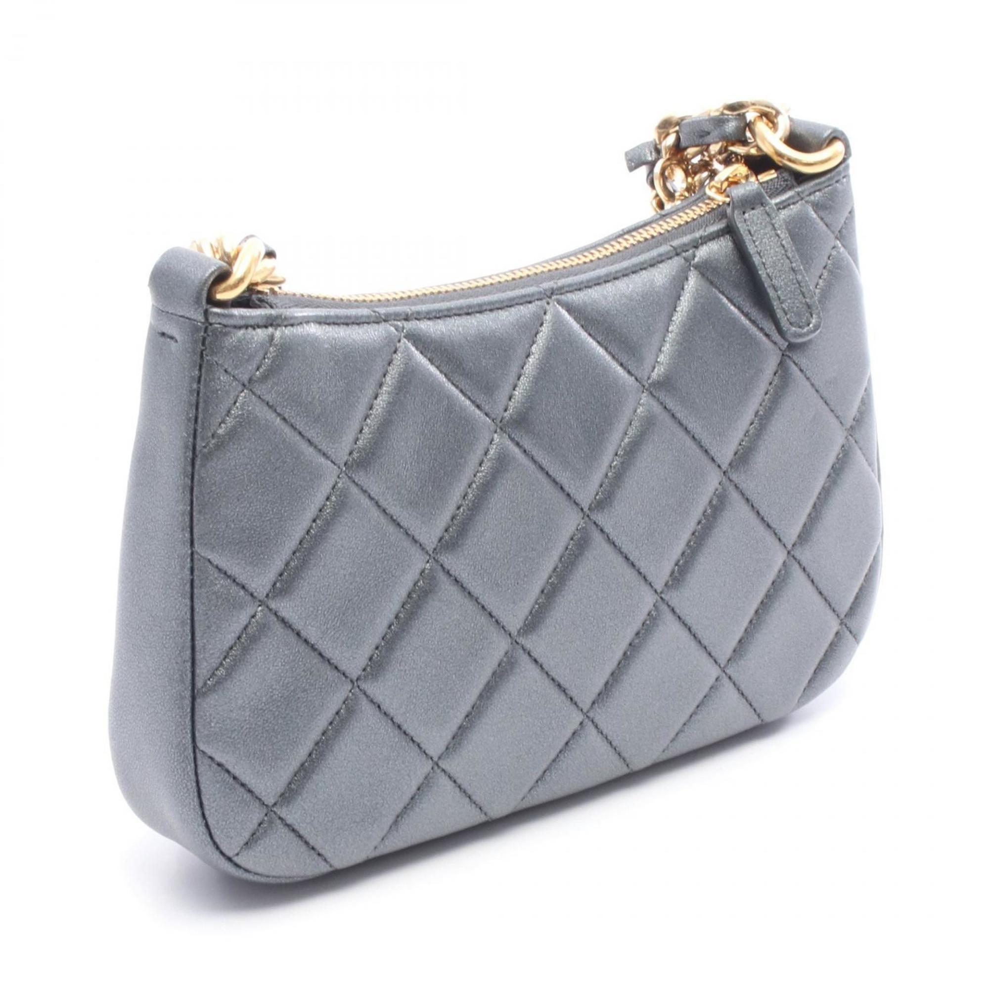 Chanel Matelasse Gray Leather Shoulder Bag (Pre-Owned)
