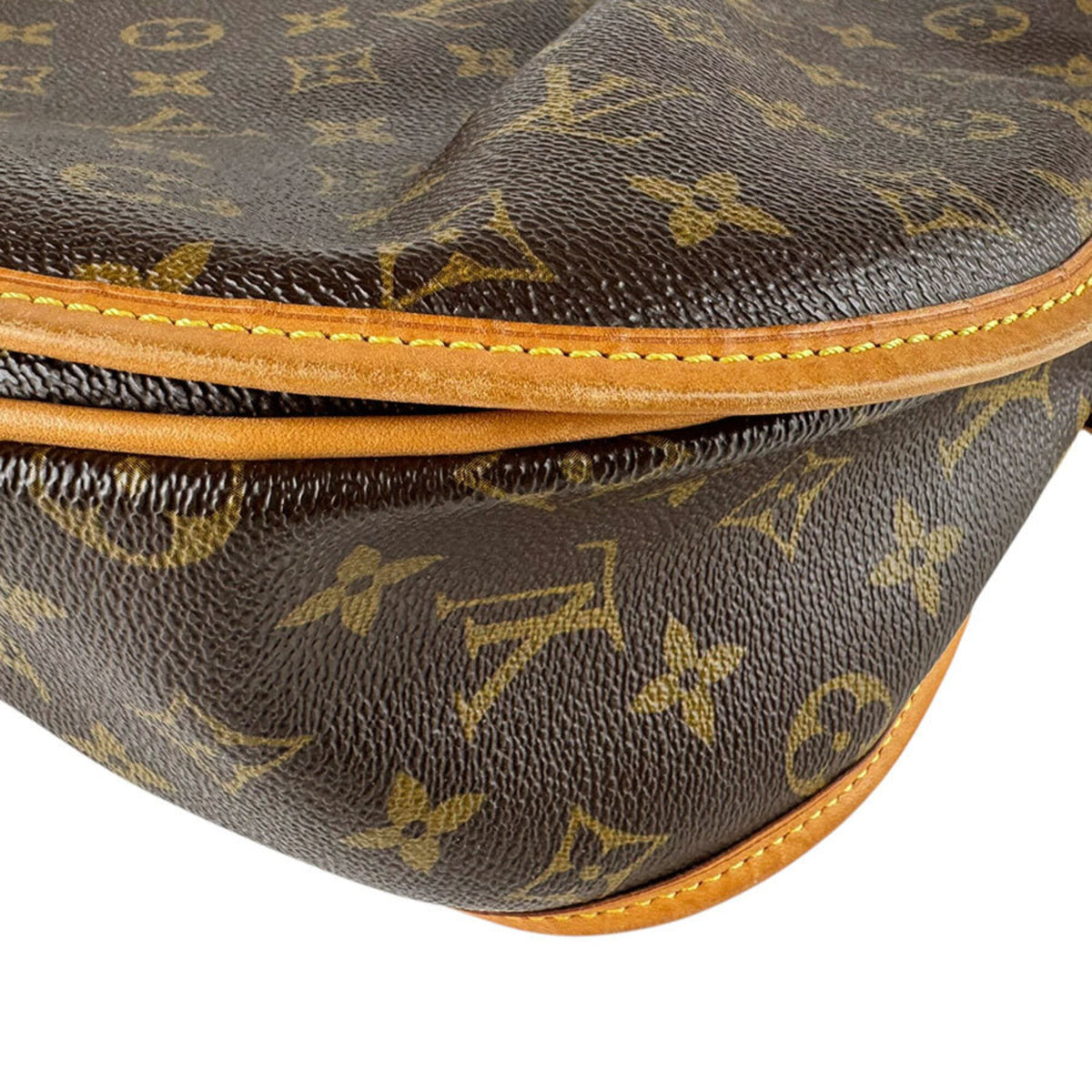 Louis Vuitton Brown Monogram Monogram Shoulder Bag (Pre-Owned)