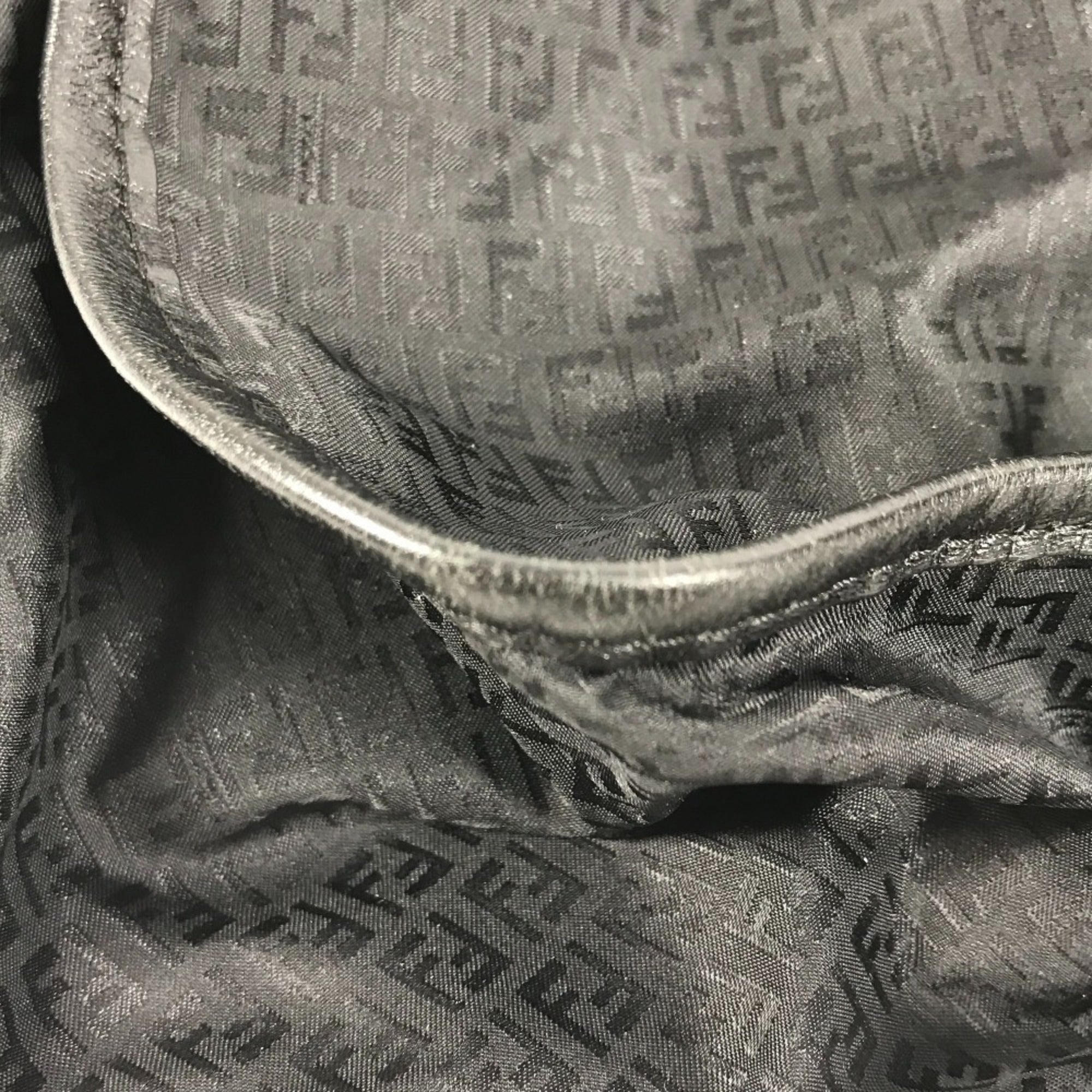 Fendi Black Leather Nylon Messenger Bag Shoulder Bag (Pre-Owned)