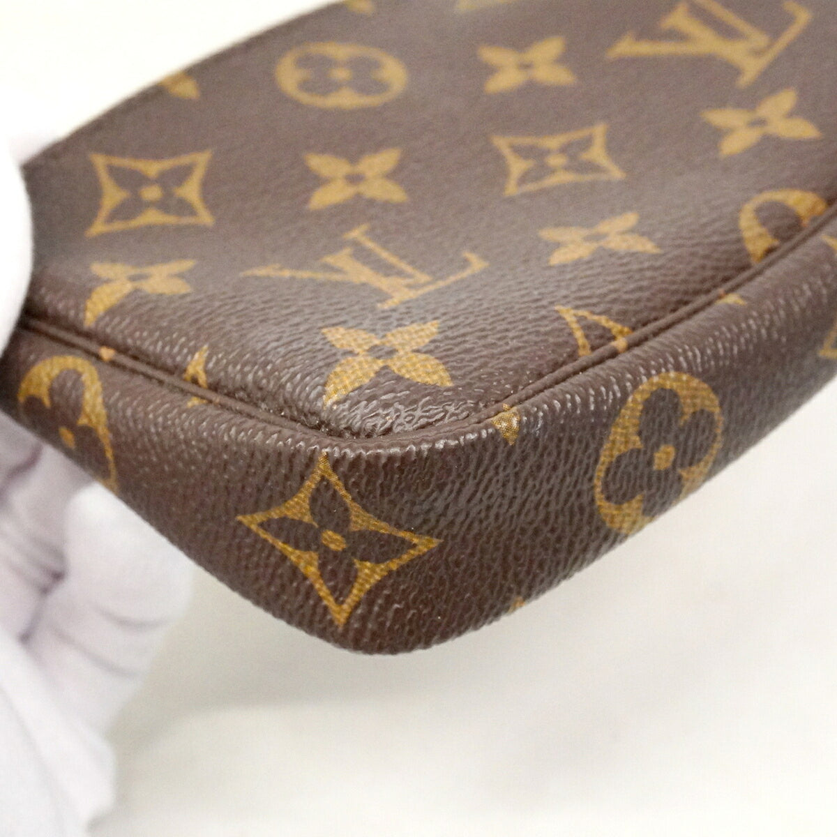 Louis Vuitton Brown Pouch (Pre-Owned)