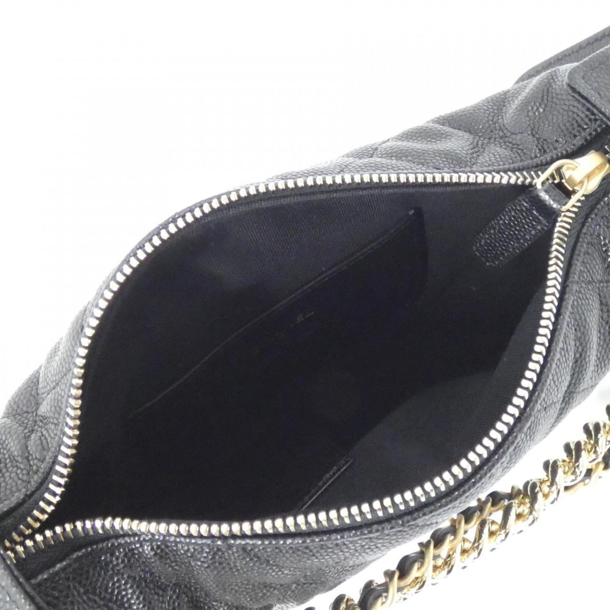 Chanel Black Grained Calfskin Handbag (Pre-Owned)