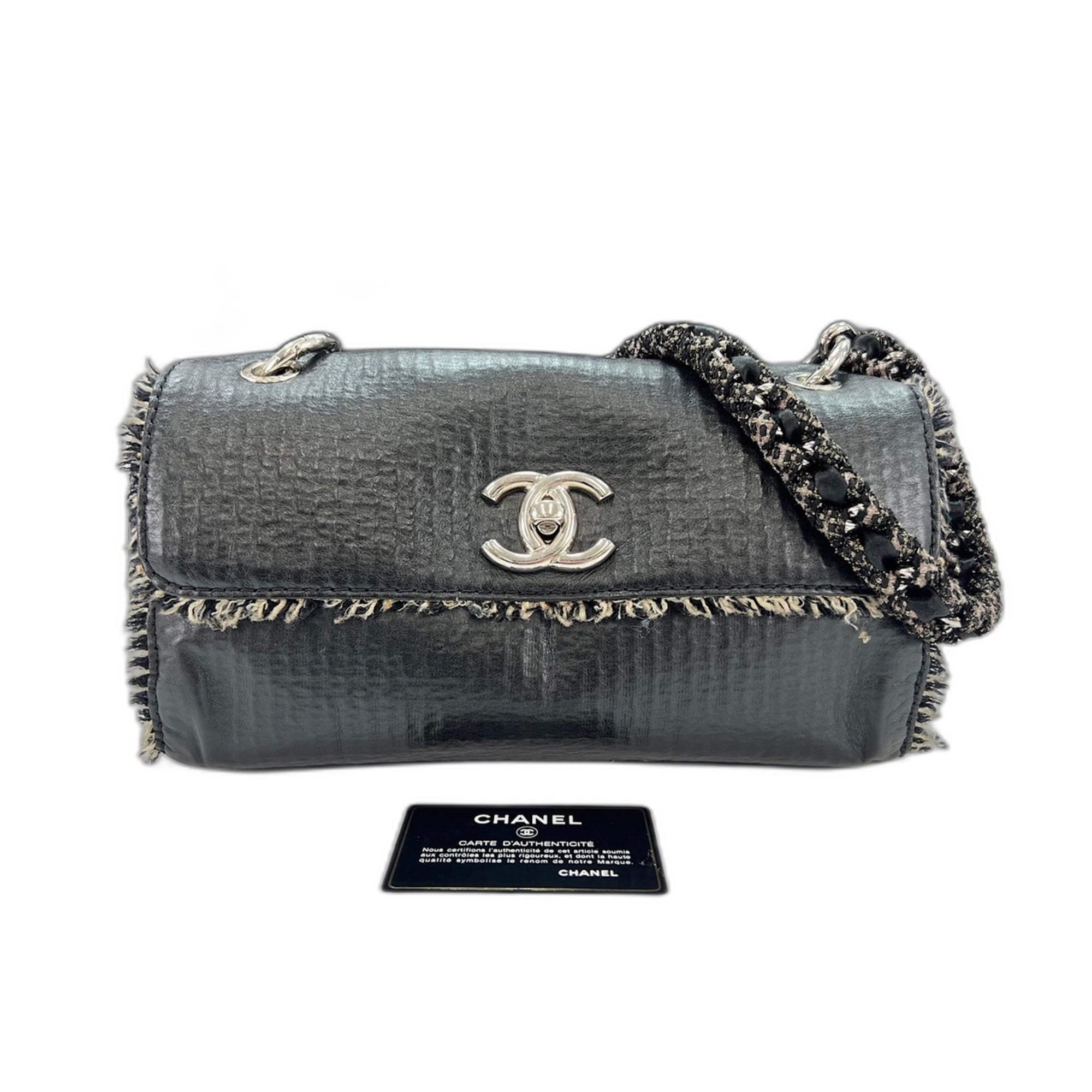 Chanel Black Shoulder Bag (Pre-Owned)