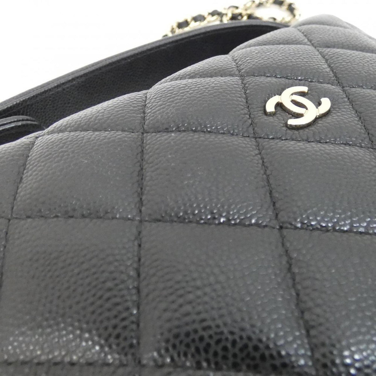 Chanel Black Grained Calfskin Handbag (Pre-Owned)