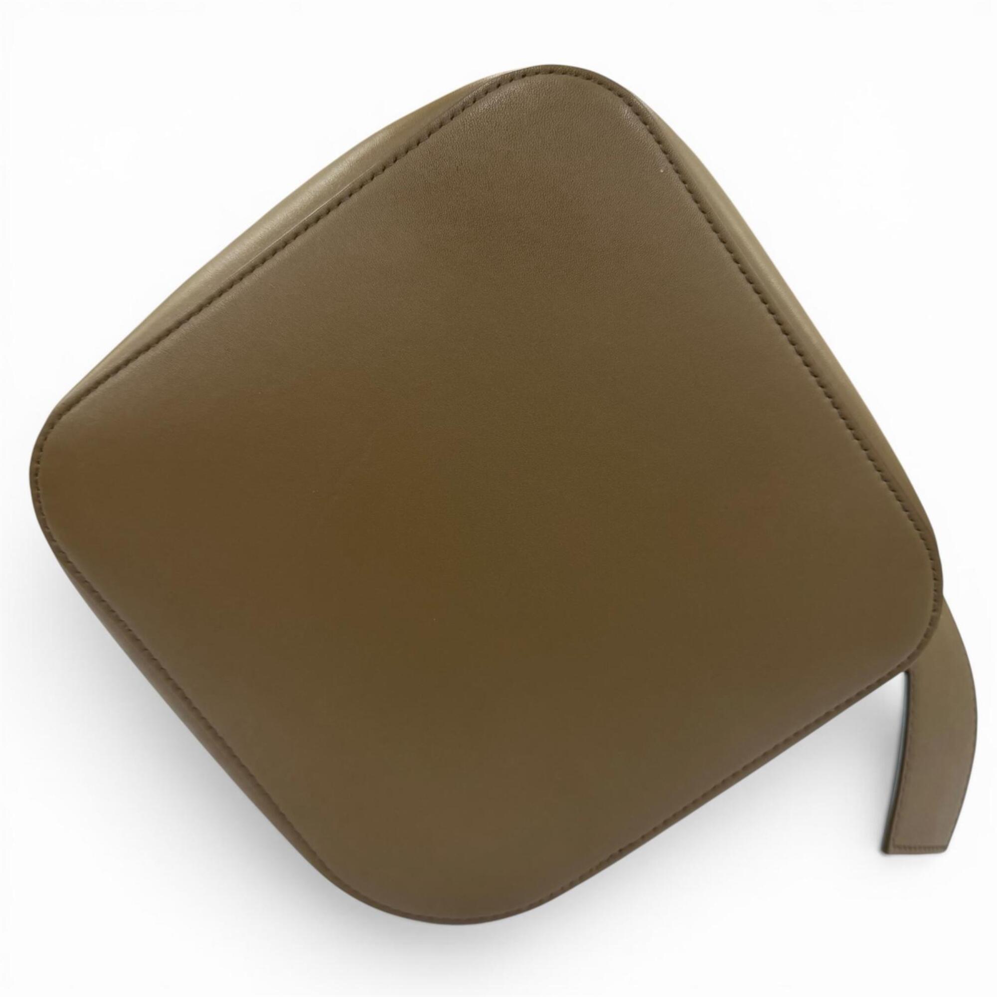 Loewe Khaki Leather Shoulder Bag (Pre-Owned)