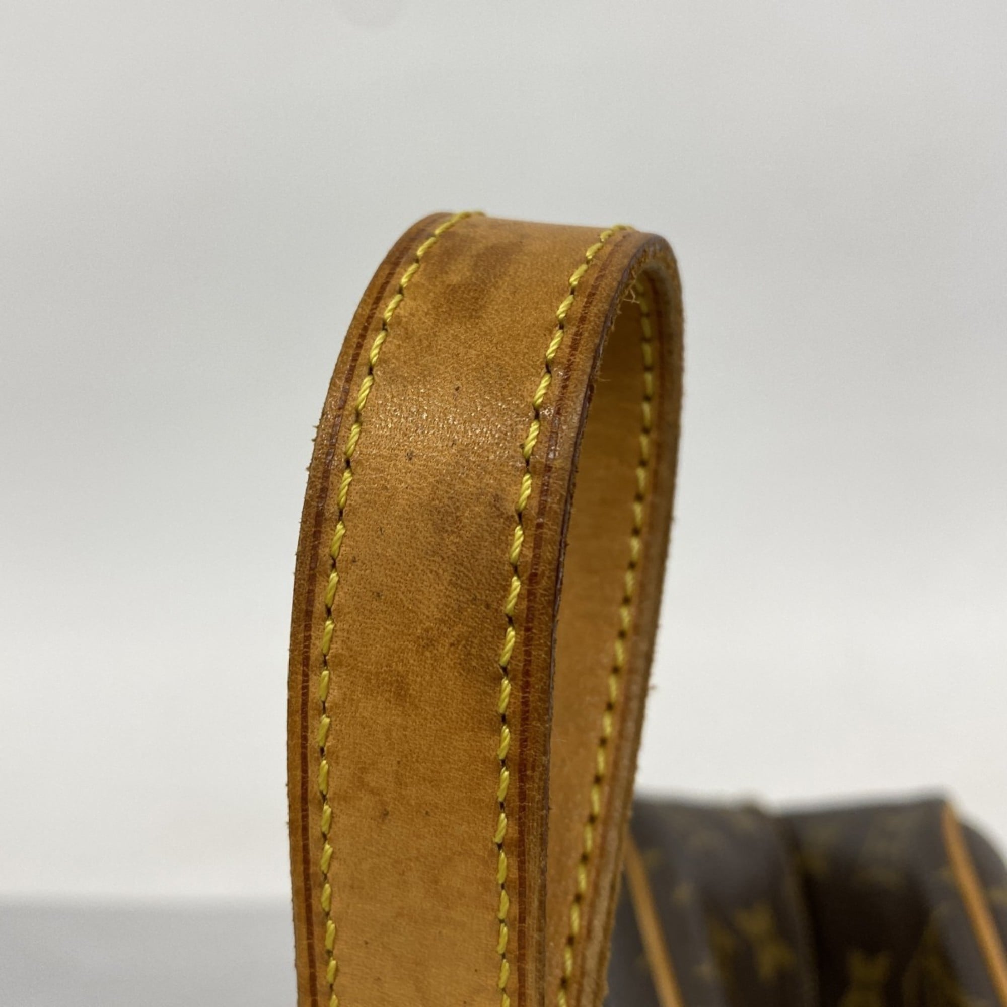 Louis Vuitton Brown Shoulder Bag (Pre-Owned)