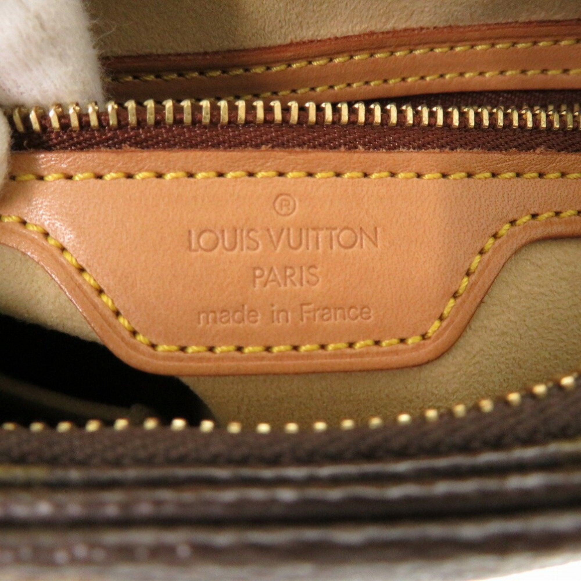 Louis Vuitton Brown Monogram Monogram Shoulder Bag (Pre-Owned)