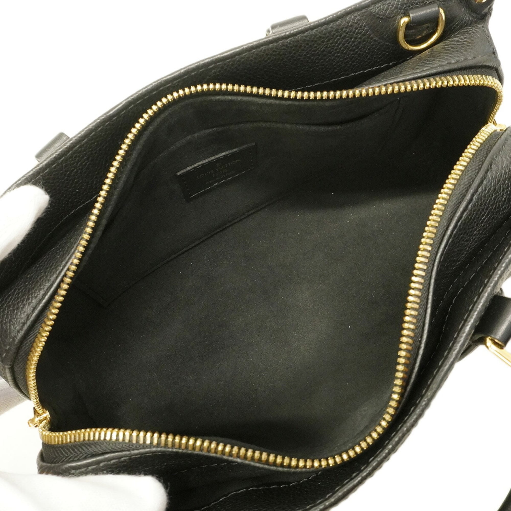 Louis Vuitton Noir Handbag (Pre-Owned)