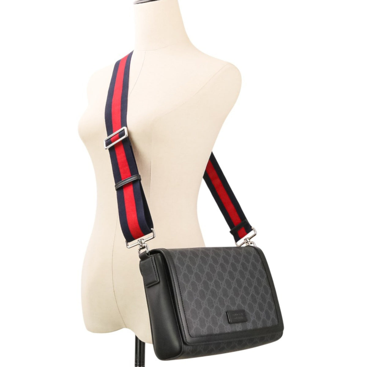 Gucci Black Gg Supreme Shoulder Bag (Pre-Owned)