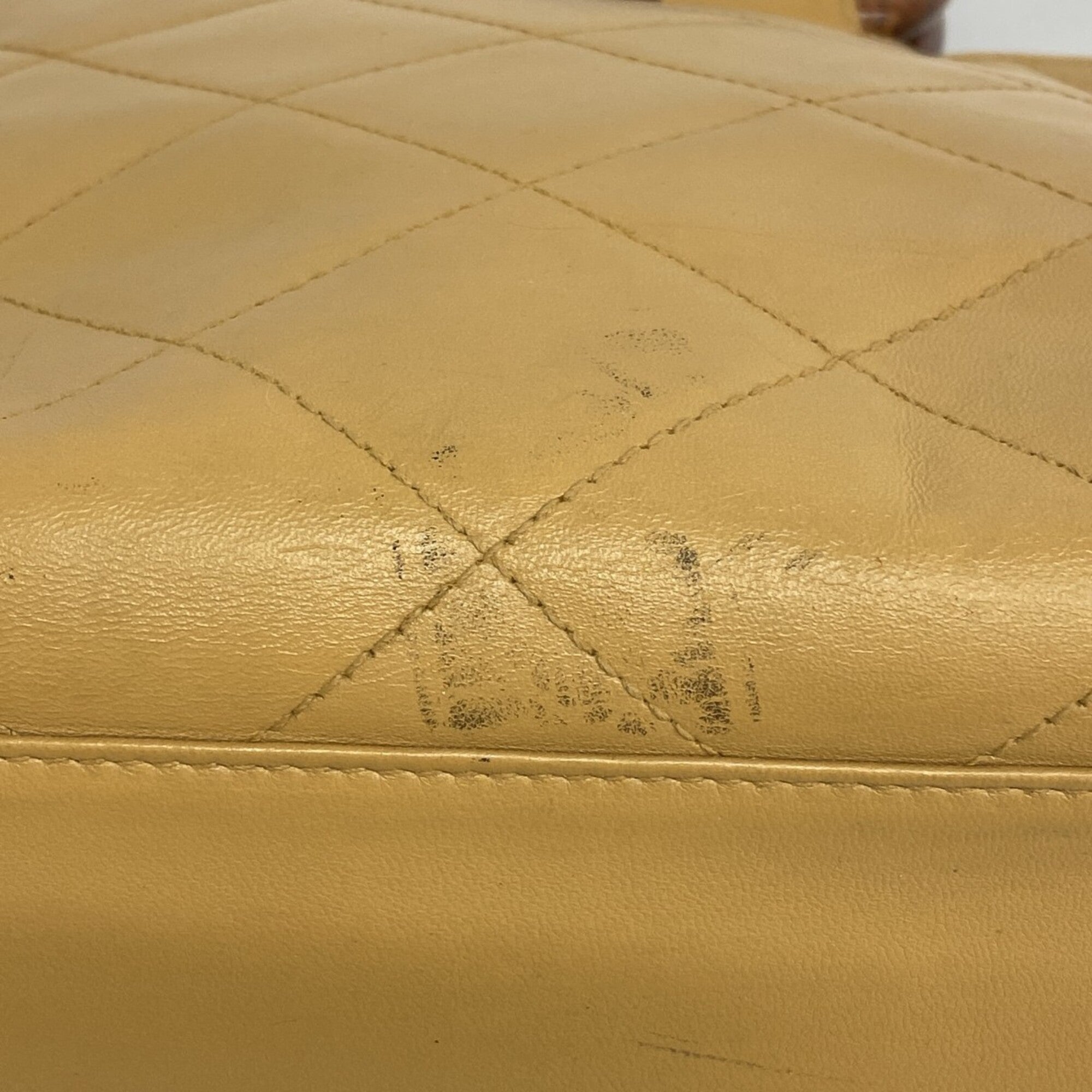 Chanel Brown Leather Handbag (Pre-Owned)