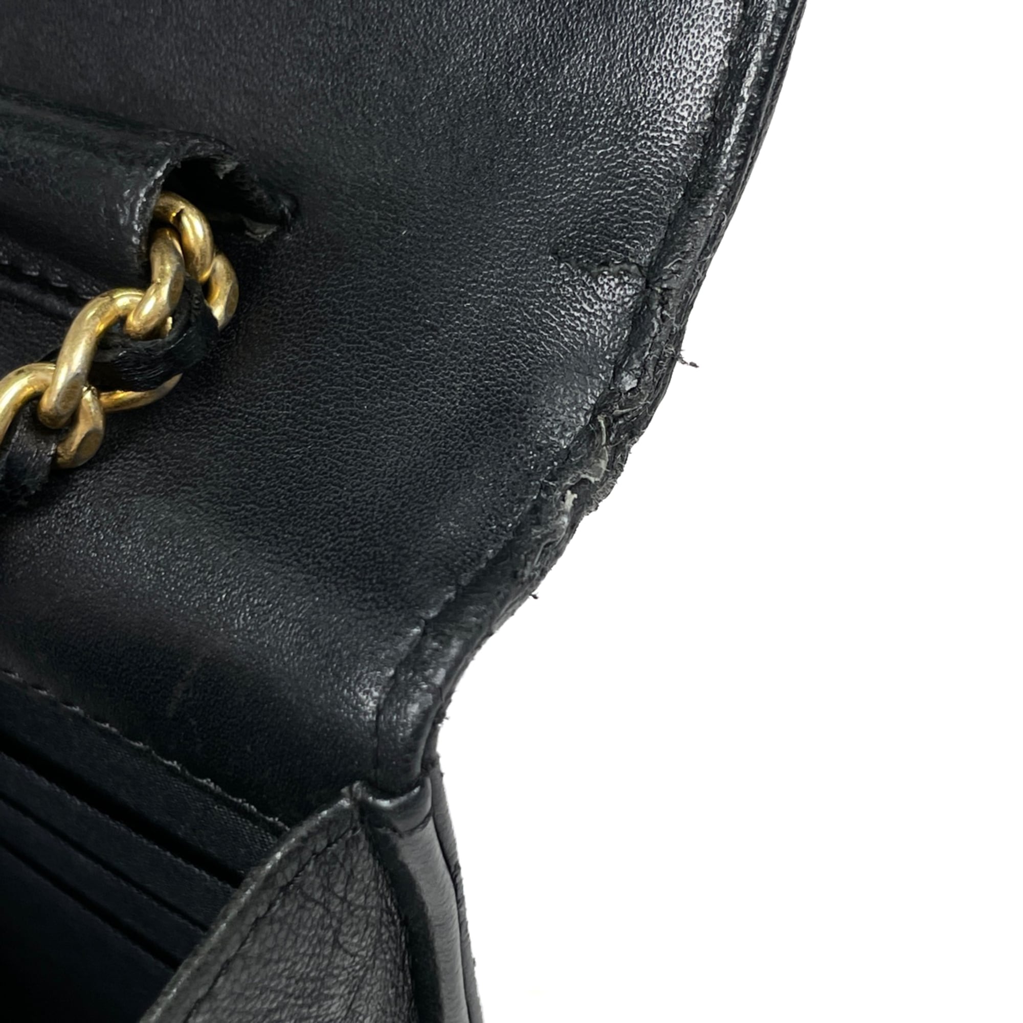 Chanel Matelasse Black Leather Shoulder Bag (Pre-Owned)