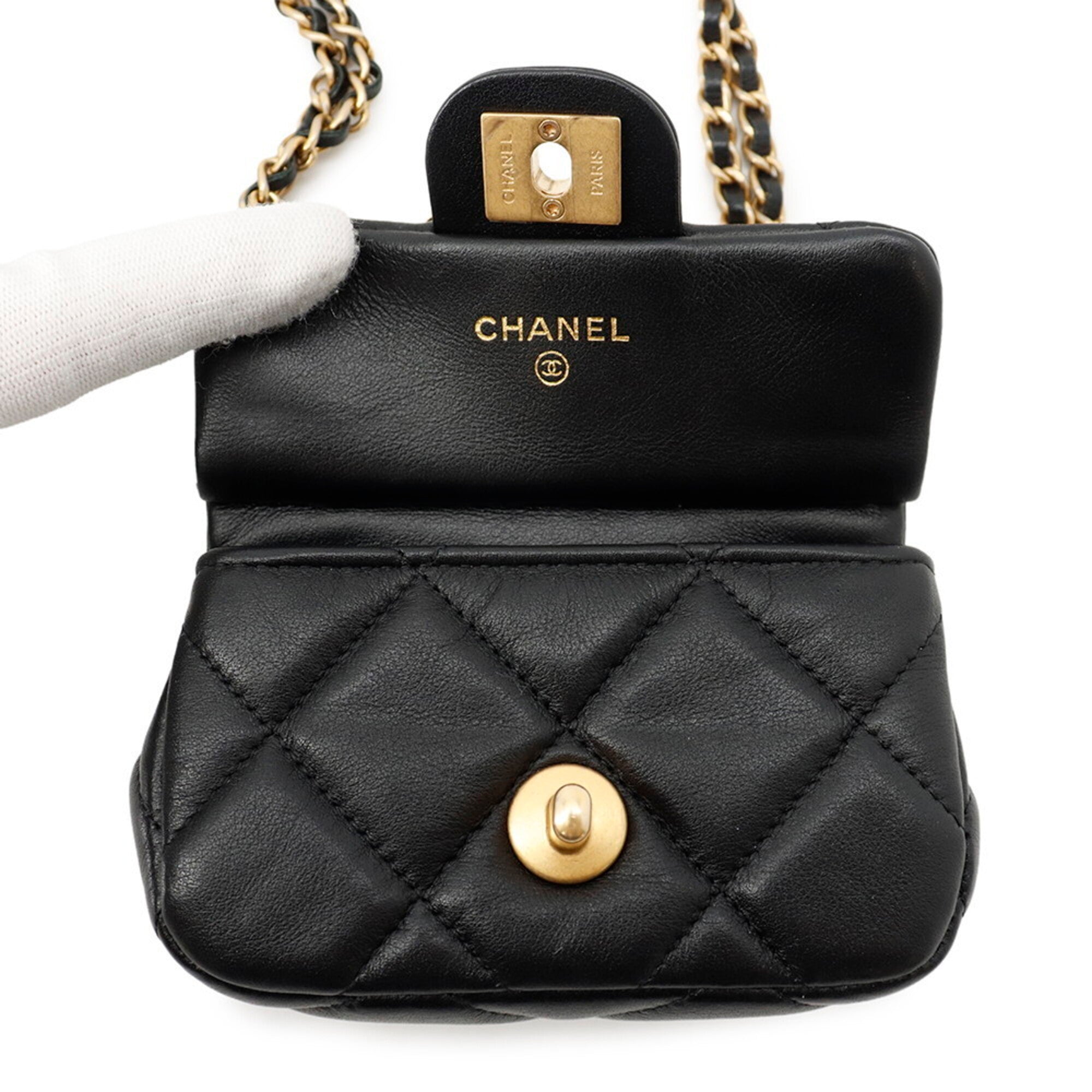 Chanel Matelasse Black Leather Handbag Shoulder Bag (Pre-Owned)