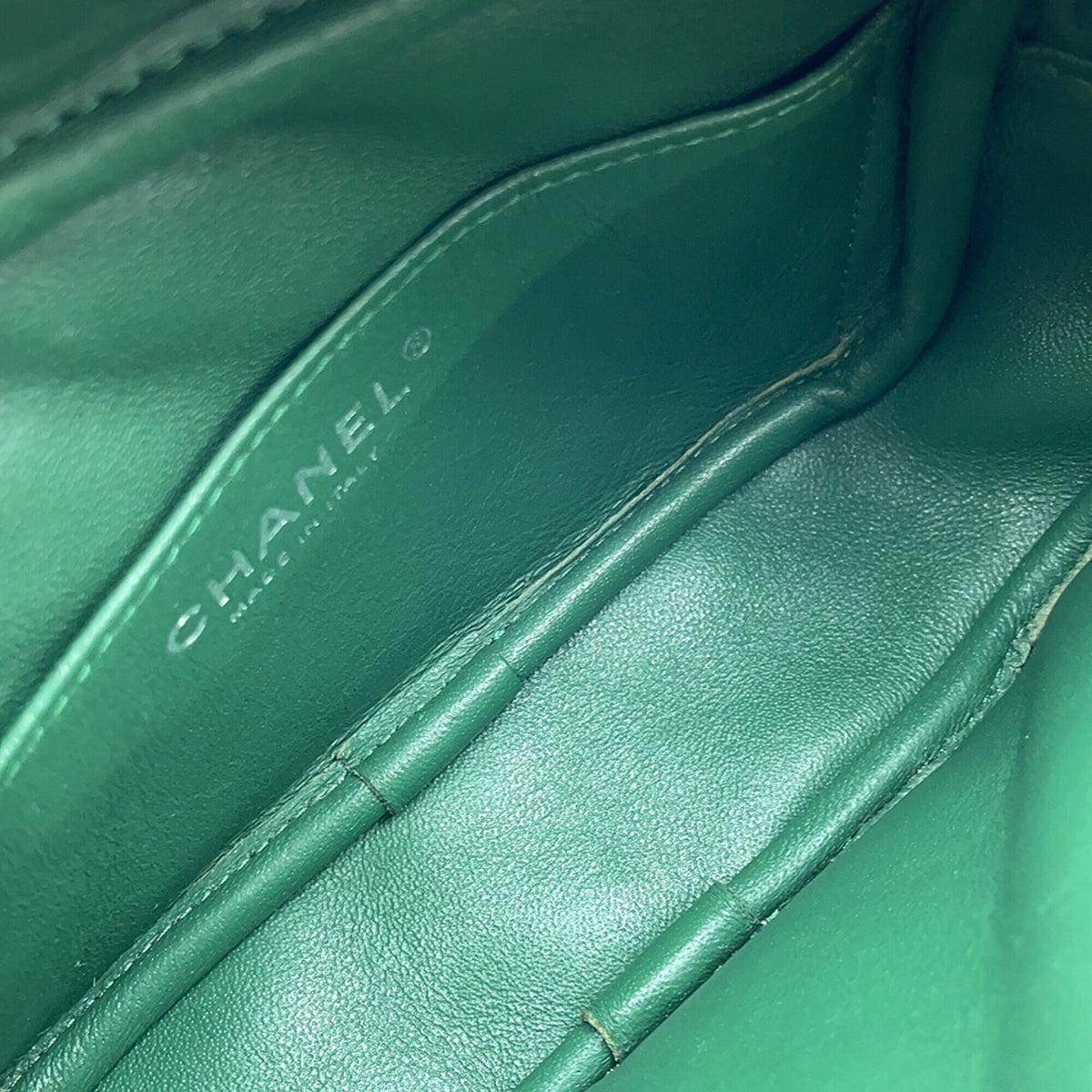 Chanel Matelasse Green Leather Pochette Shoulder Bag (Pre-Owned)