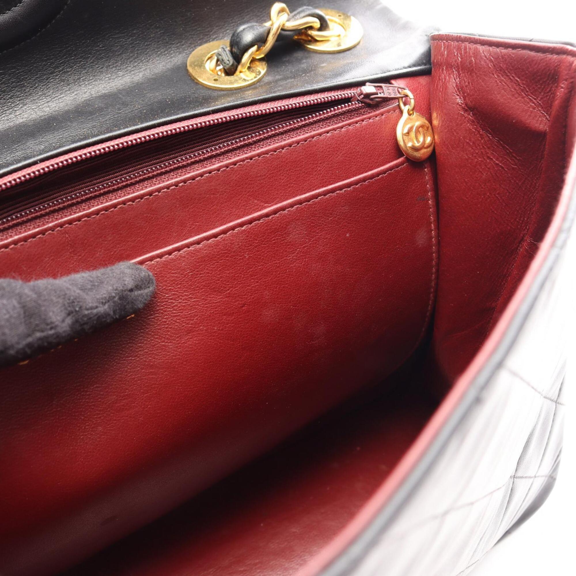 Chanel Black Leather Handbag Shoulder Bag (Pre-Owned)