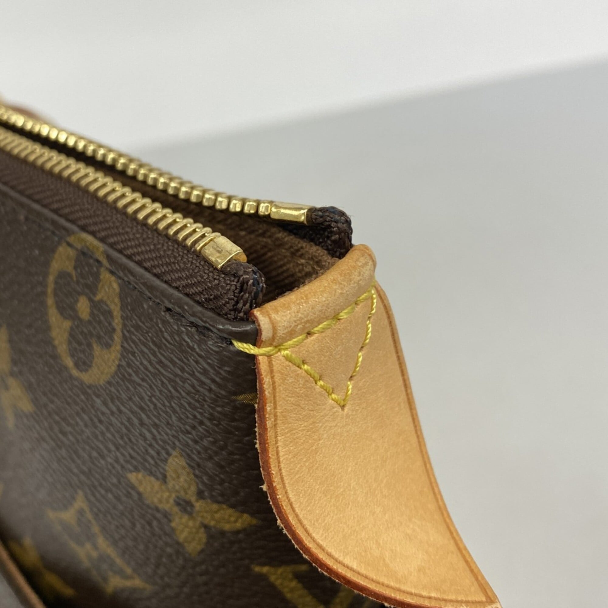 Louis Vuitton Brown Tote Bag (Pre-Owned)