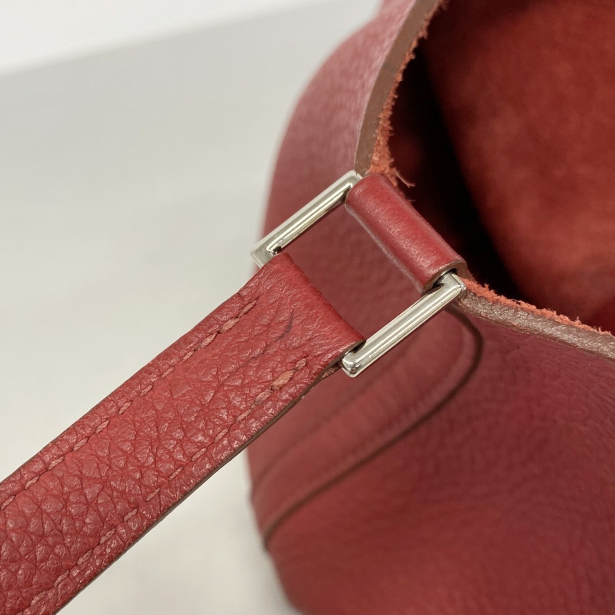 Hermes Rouge Casaque Taurillon Clemence Leather Handbag (Pre-Owned)