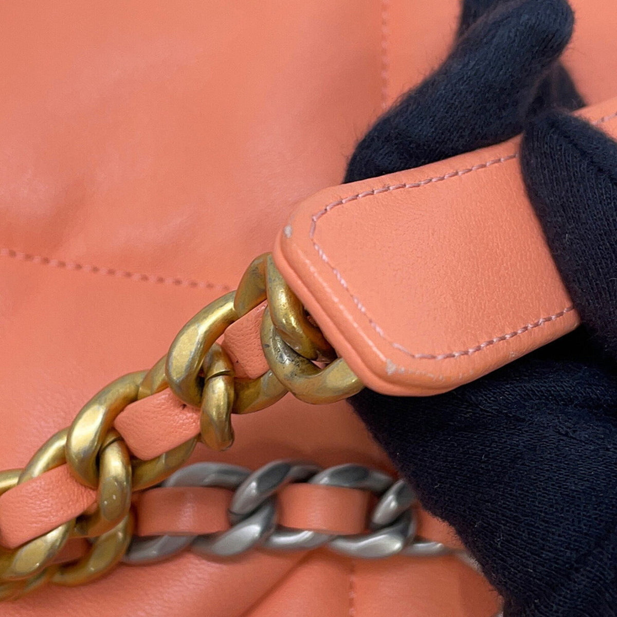 Chanel Matelasse Salmon Pink Leather Handbag Shoulder Bag (Pre-Owned)