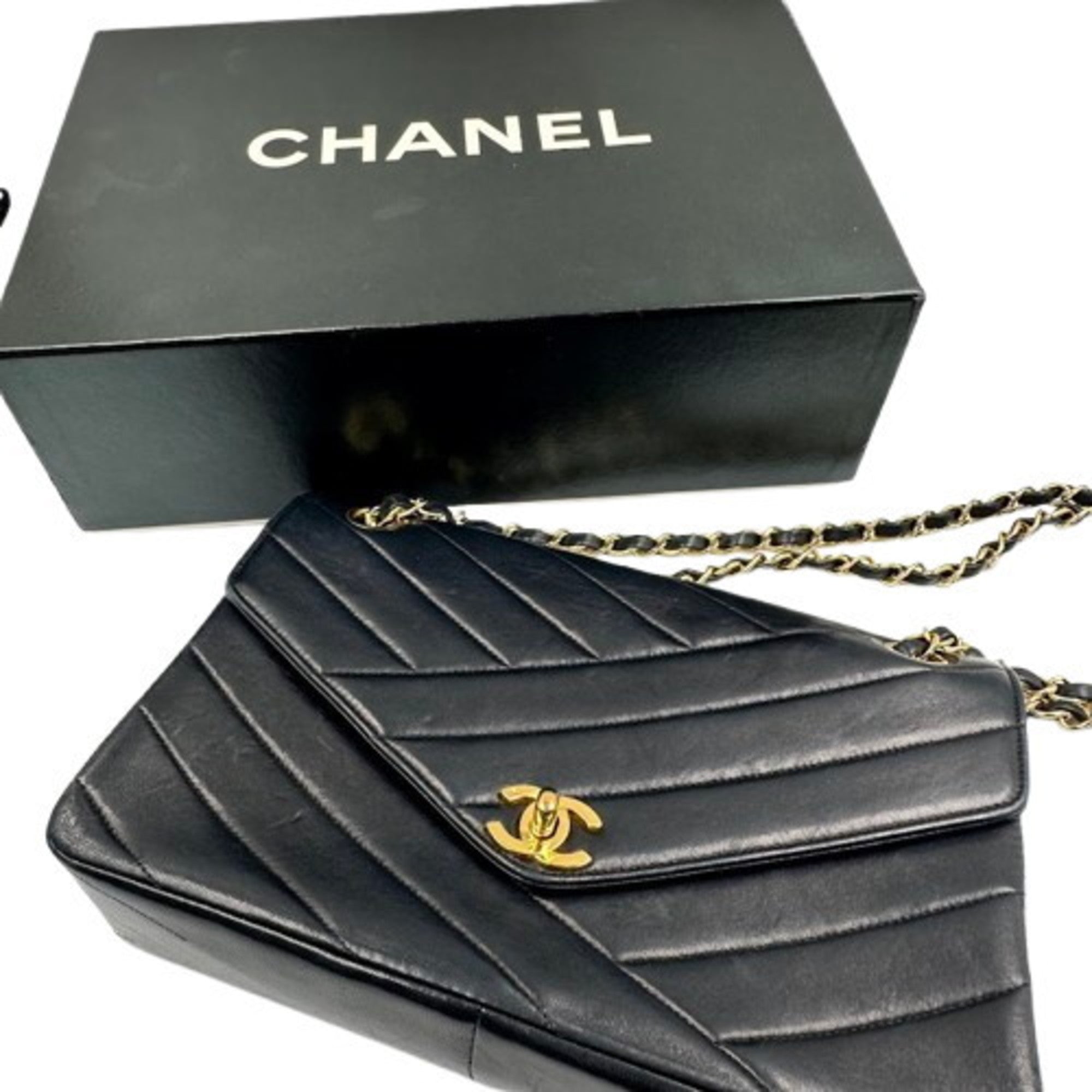 Chanel Black Leather Shoulder Bag (Pre-Owned)