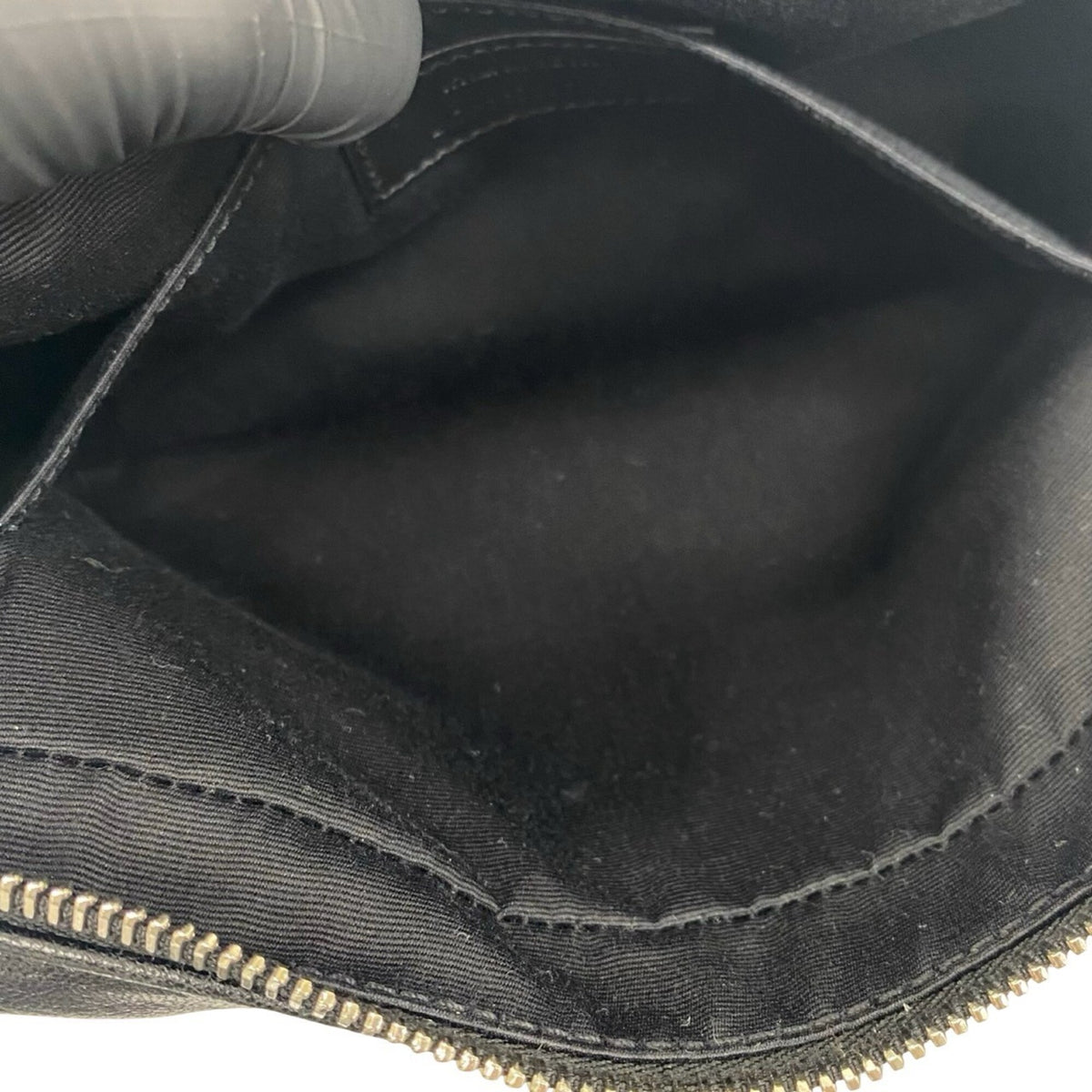 Yves Saint Laurent Black Leather Shoulder Bag (Pre-Owned)