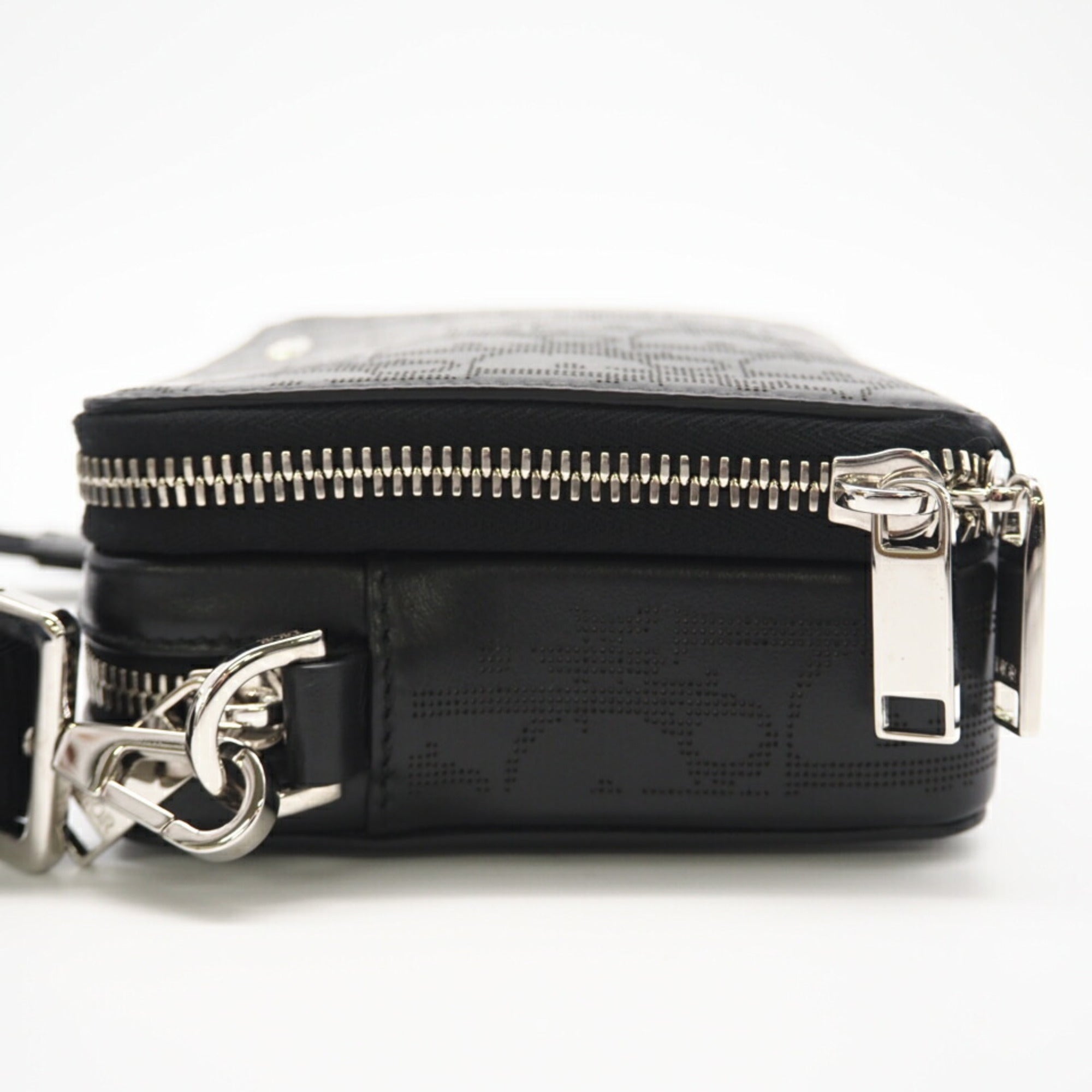 Christian Dior Black Leather Shoulder Bag (Pre-Owned)