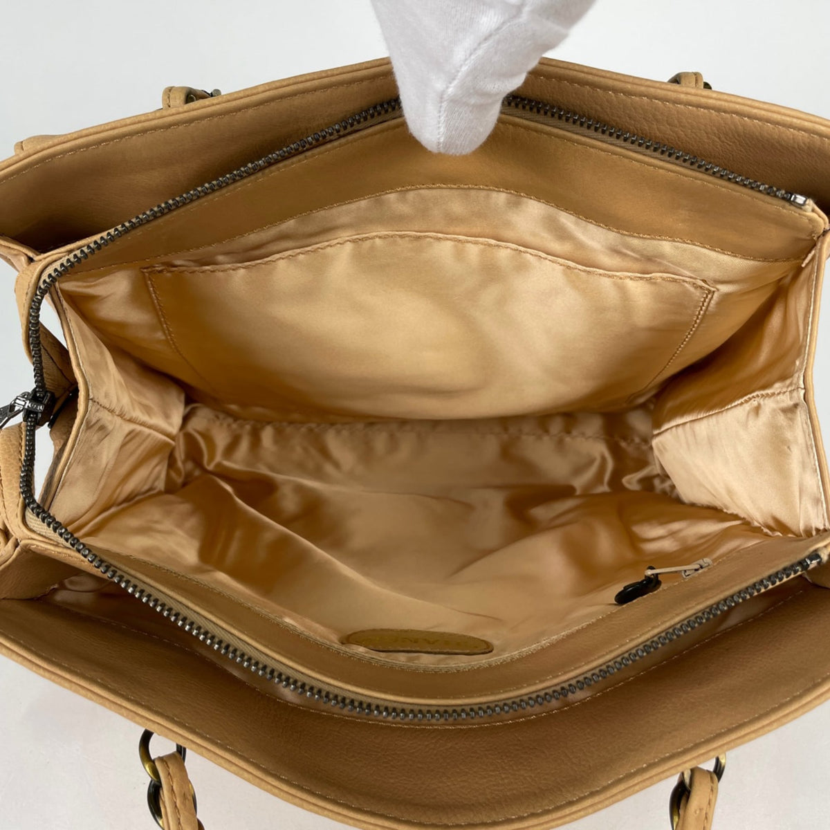 Chanel Beige Leather Handbag (Pre-Owned)