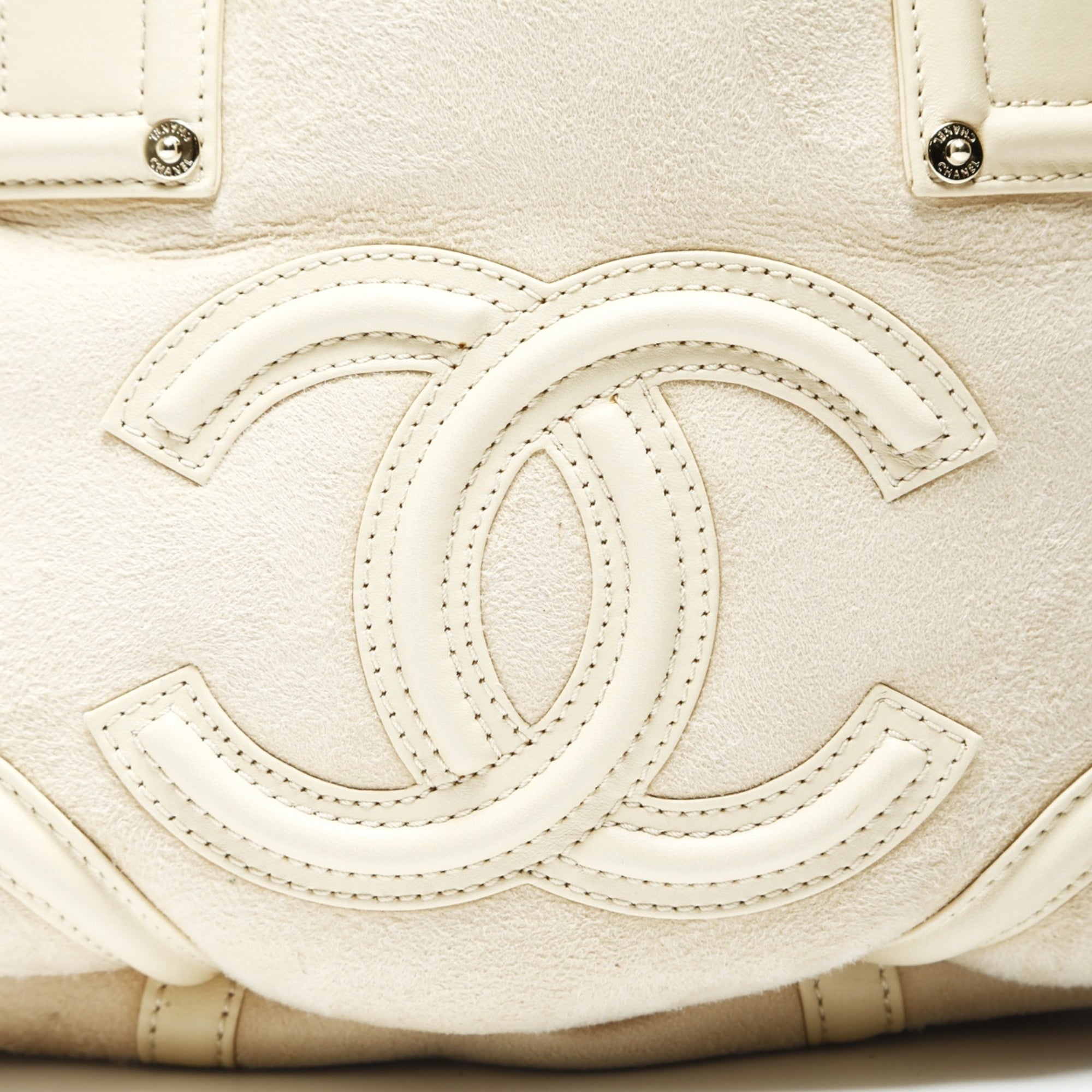 Chanel Beige Handbag (Pre-Owned)