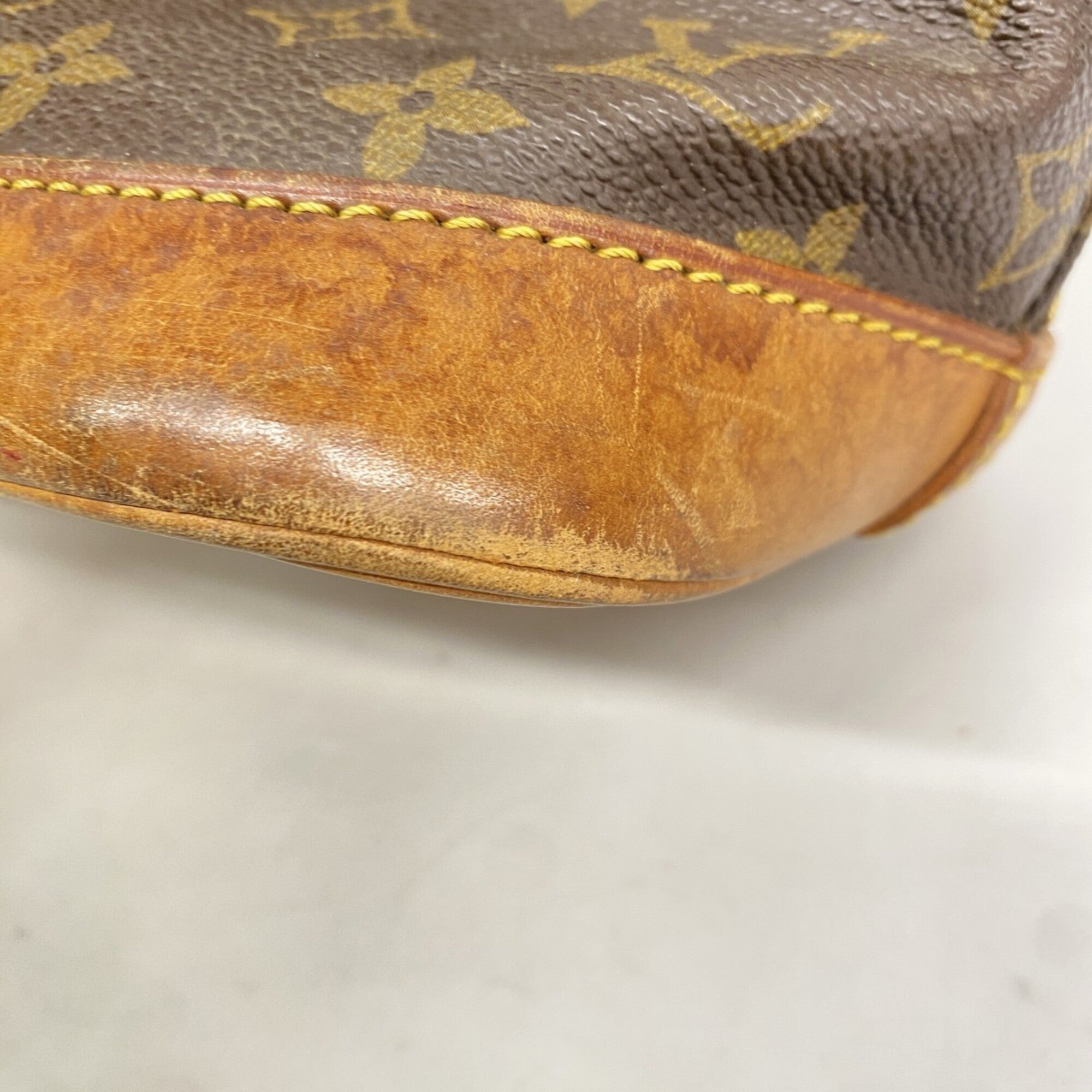 Louis Vuitton Brown Handbag (Pre-Owned)