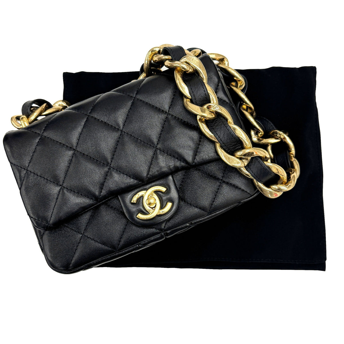 Chanel Black Shoulder Bag (Pre-Owned)