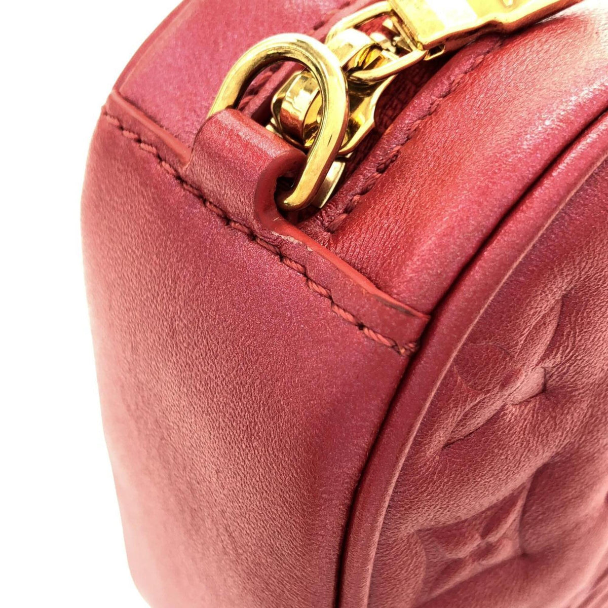 Louis Vuitton Rouge Leather Shoulder Bag (Pre-Owned)
