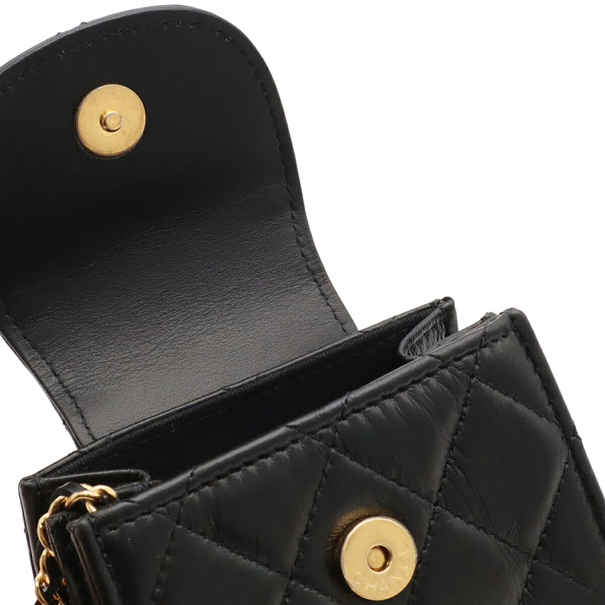 Chanel Matelasse Black Leather Pochette Shoulder Bag (Pre-Owned)