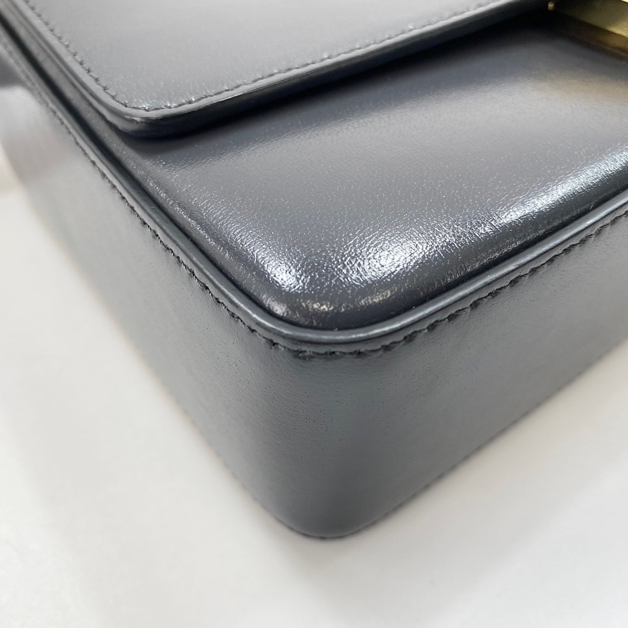 Givenchy Gray Leather Shoulder Bag (Pre-Owned)