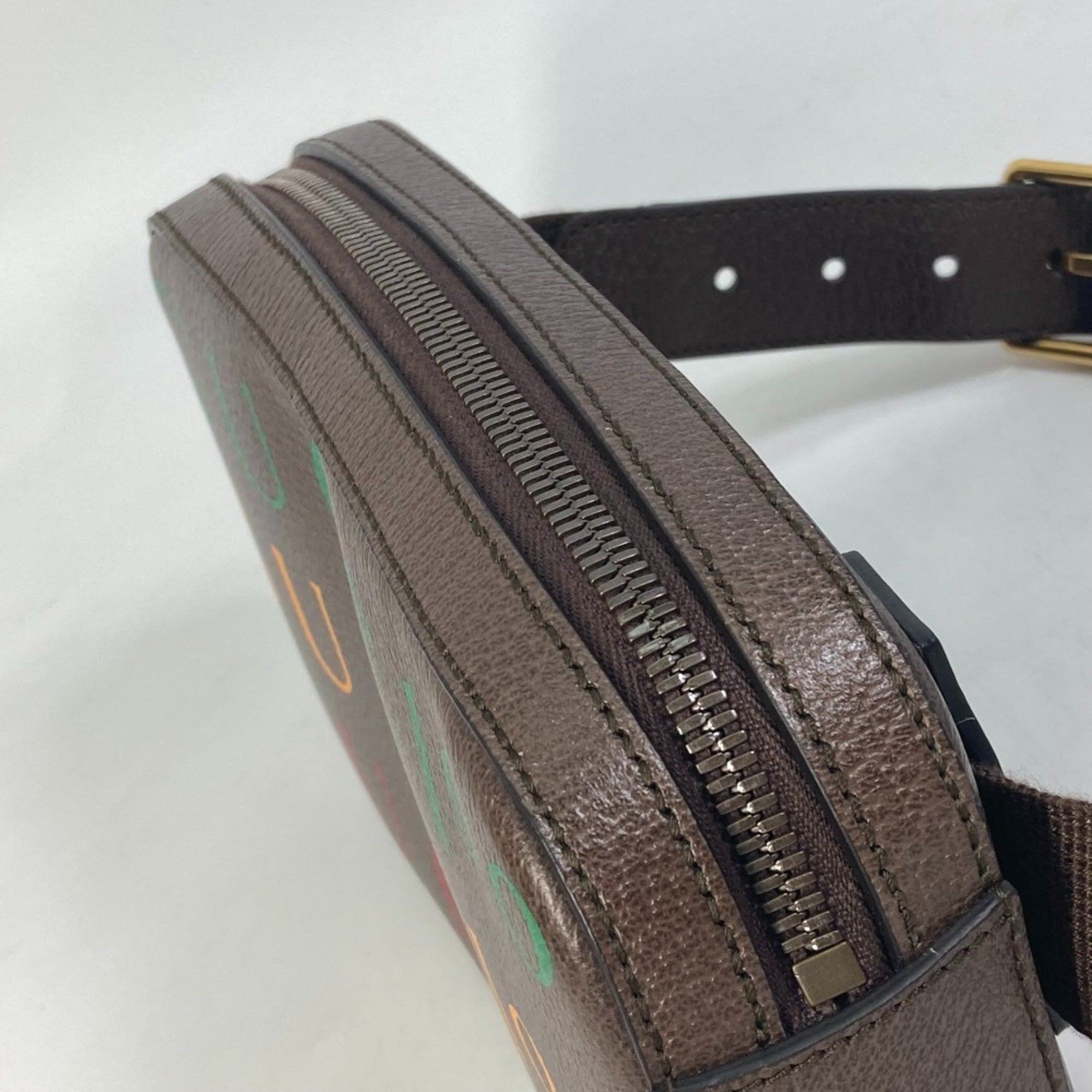 Gucci Brown Leather Fanny Pack Sling Bag (Pre-Owned)