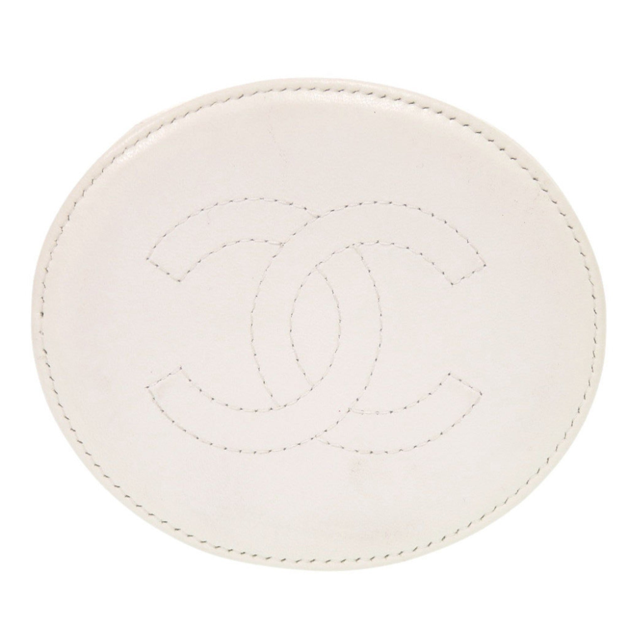 Chanel White Leather Vanity Bag (Pre-Owned)