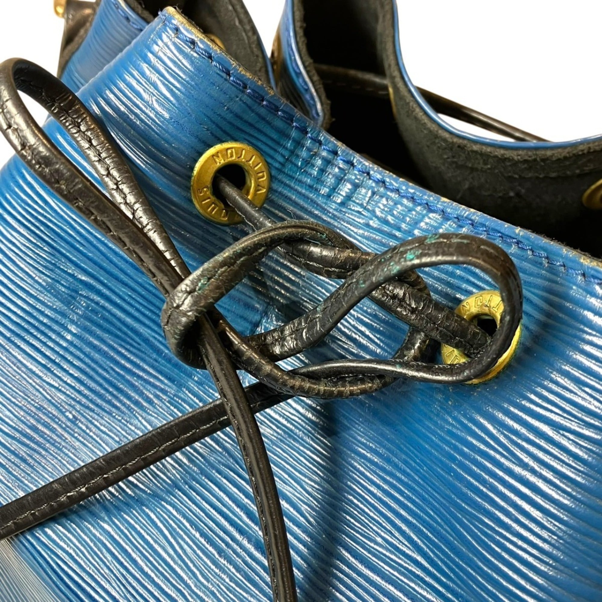Louis Vuitton Epi Black Blue Leather Shoulder Bag (Pre-Owned)