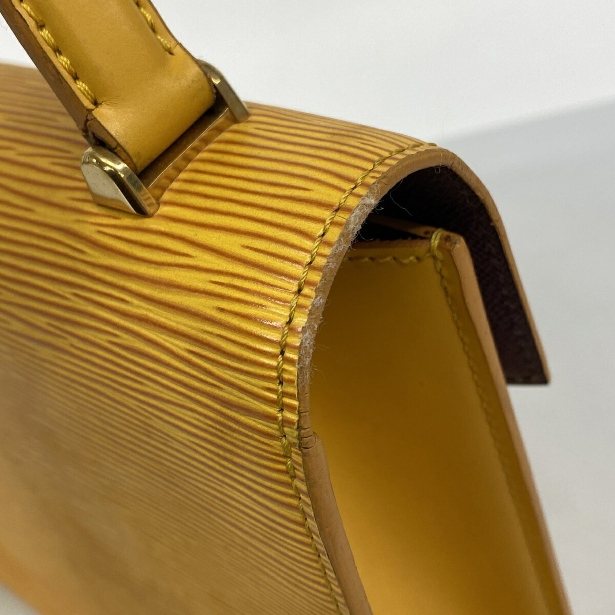 Louis Vuitton Jaune Handbag (Pre-Owned)